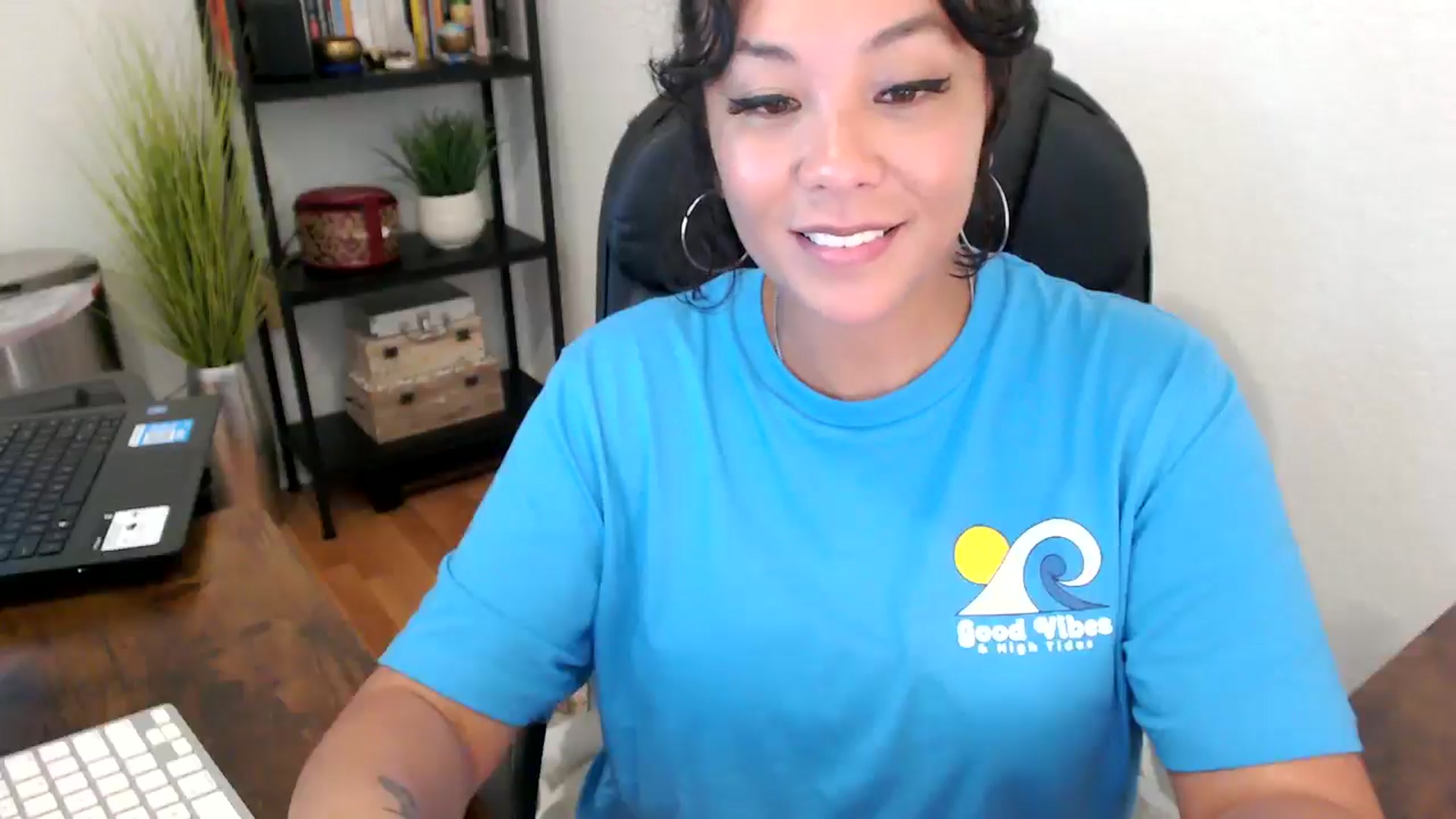 Gallery image thumbnail from MickaylaMinx's myfreecams stream on, 09/17/2024, 21:29 image 13 of 20