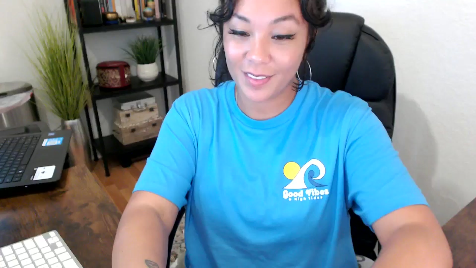 Gallery image thumbnail from MickaylaMinx's myfreecams stream on, 09/17/2024, 21:29 image 18 of 20