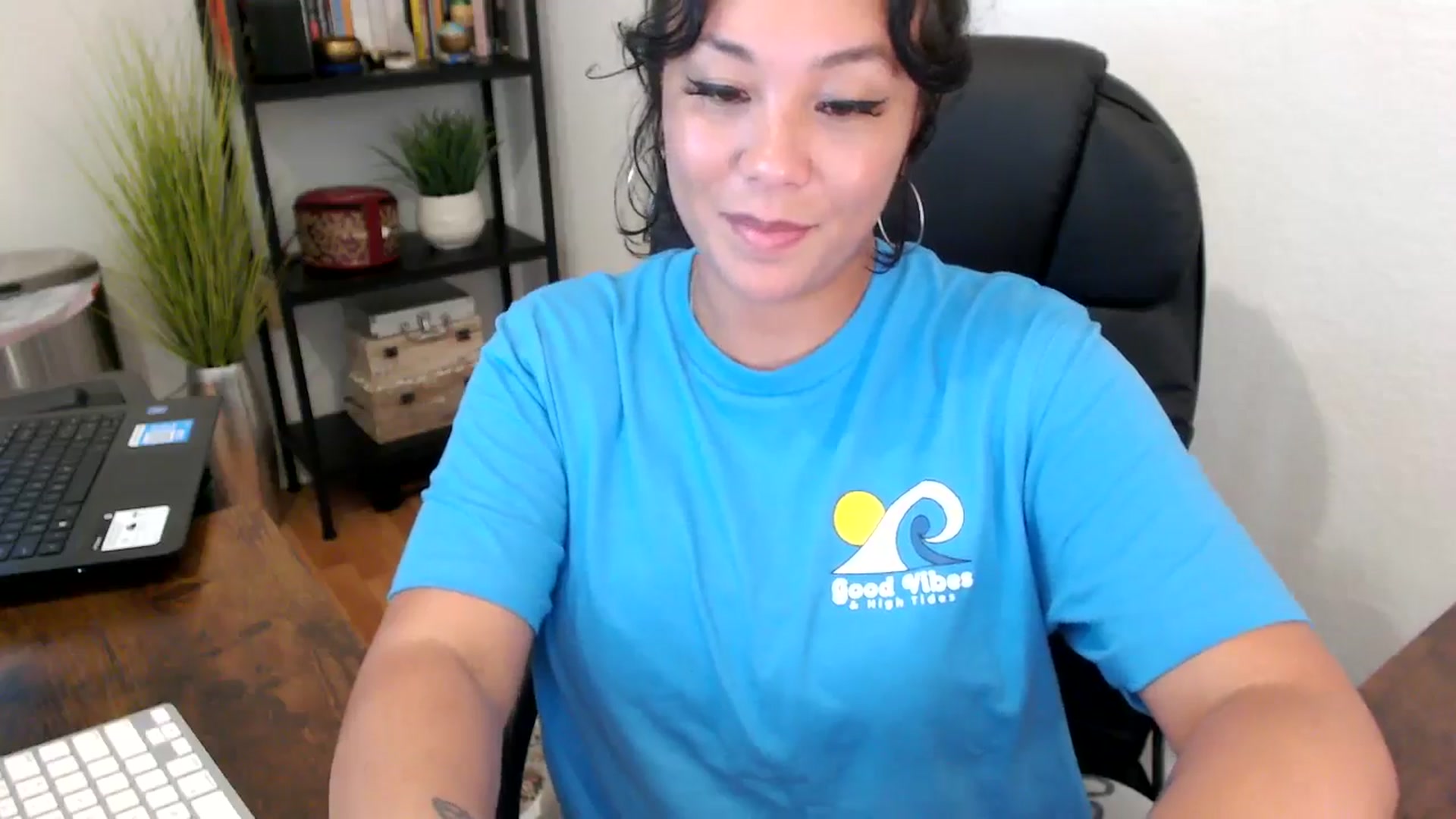 Gallery image thumbnail from MickaylaMinx's myfreecams stream on, 09/17/2024, 21:29 image 17 of 20
