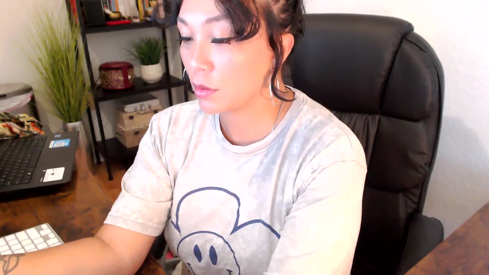 Gallery image thumbnail from MickaylaMinx's myfreecams stream on, 09/18/2024, 16:15 image 2 of 20