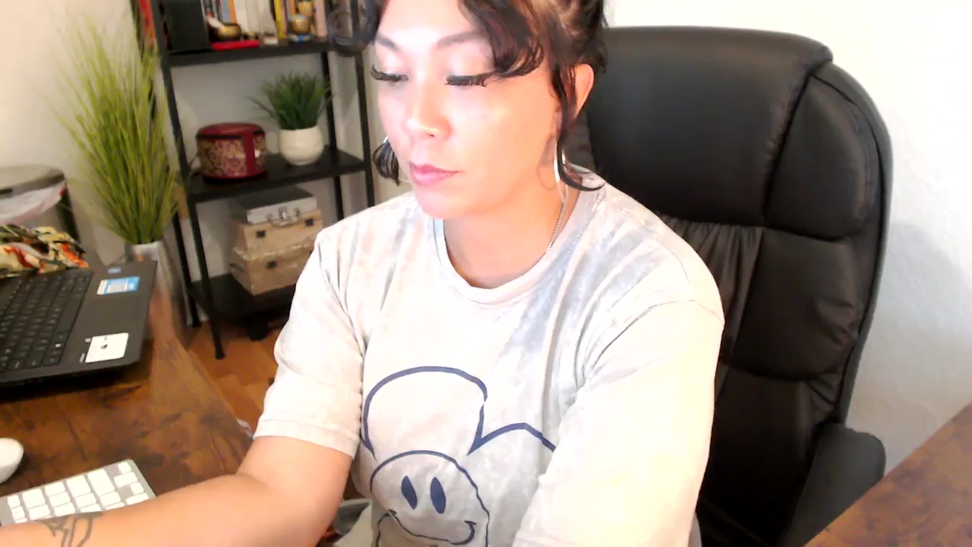 Gallery image thumbnail from MickaylaMinx's myfreecams stream on, 09/18/2024, 16:15 image 19 of 20