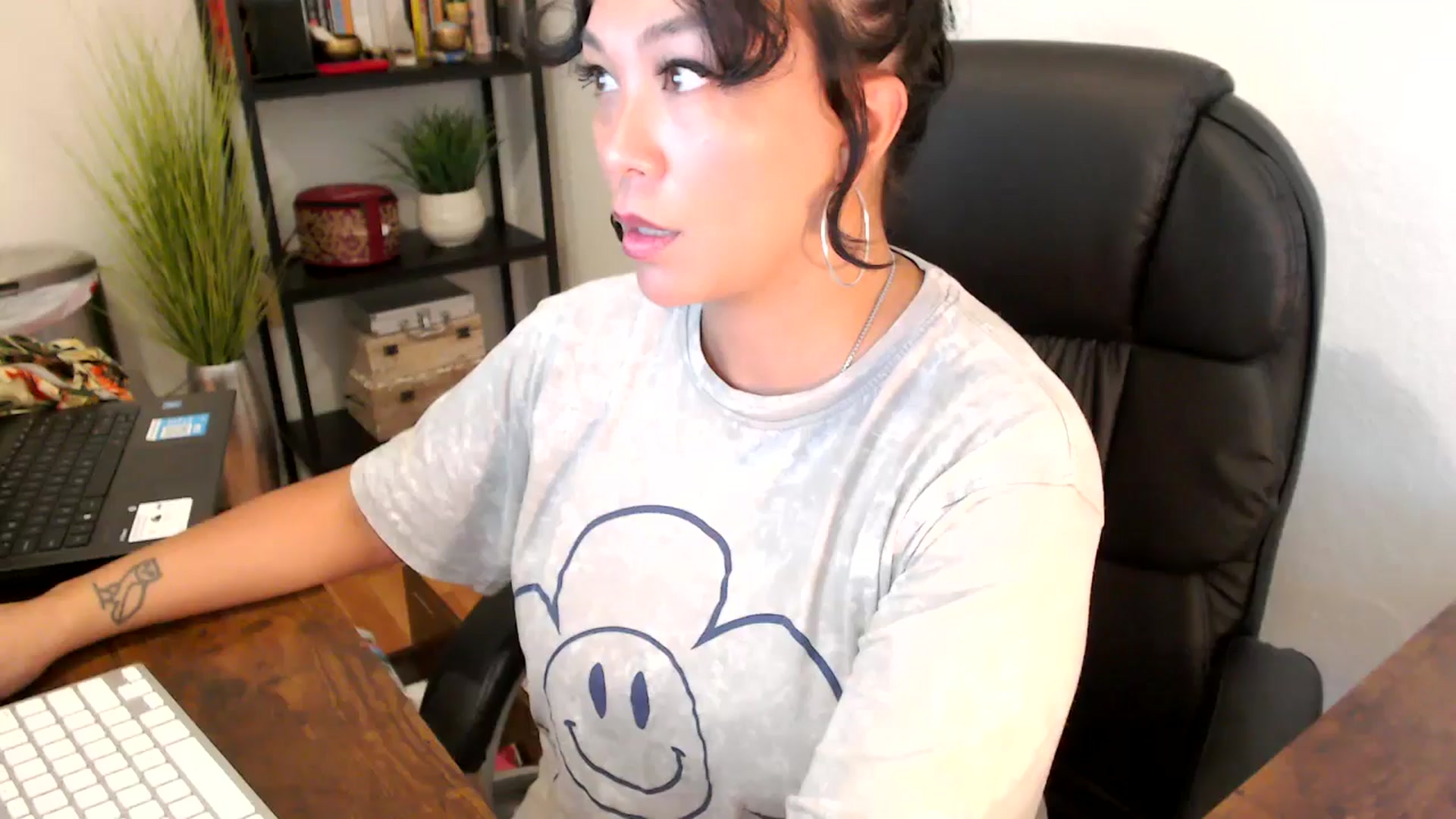 Gallery image thumbnail from MickaylaMinx's myfreecams stream on, 09/18/2024, 16:15 image 1 of 20