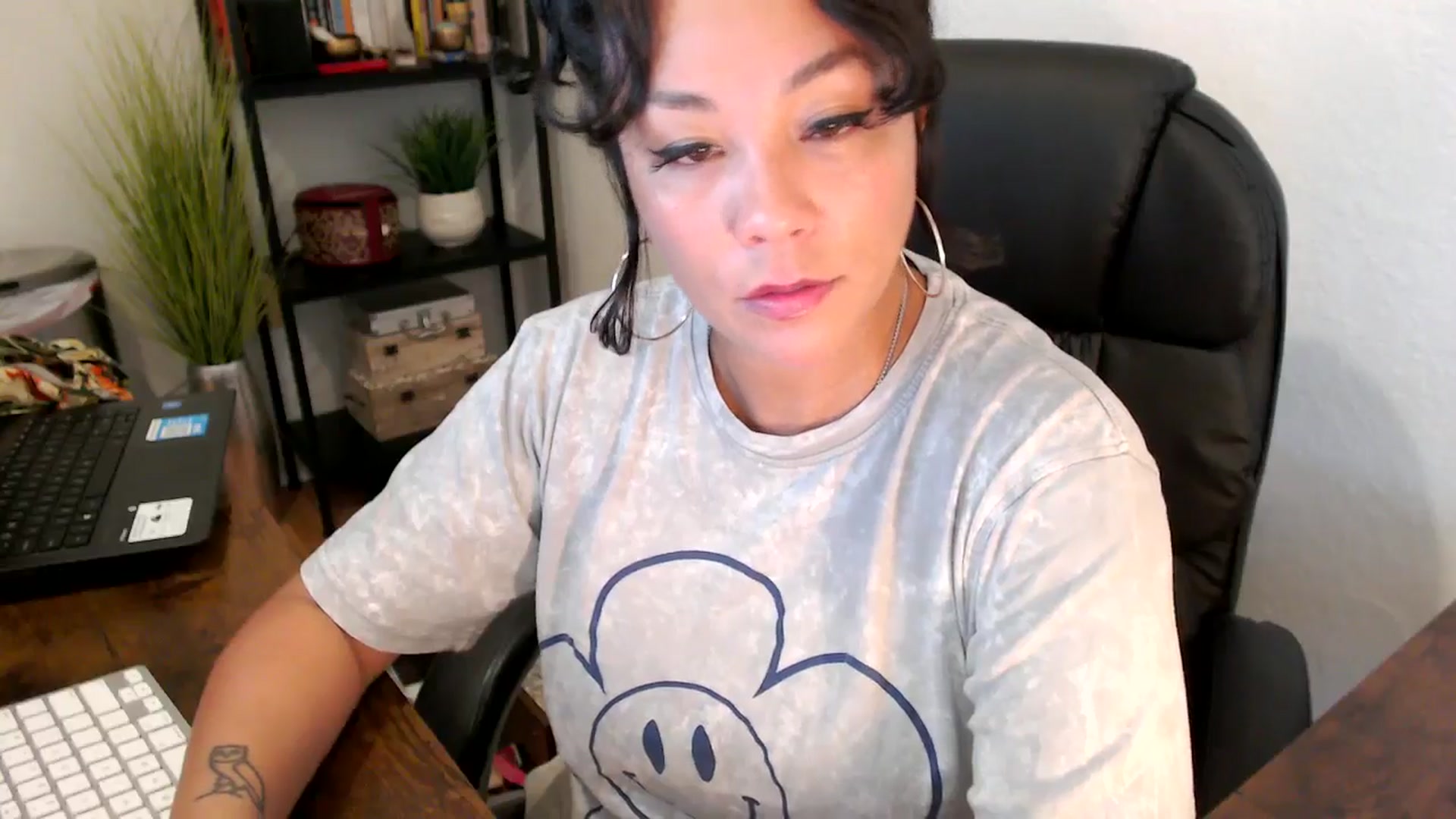 Gallery image thumbnail from MickaylaMinx's myfreecams stream on, 09/18/2024, 16:15 image 4 of 20