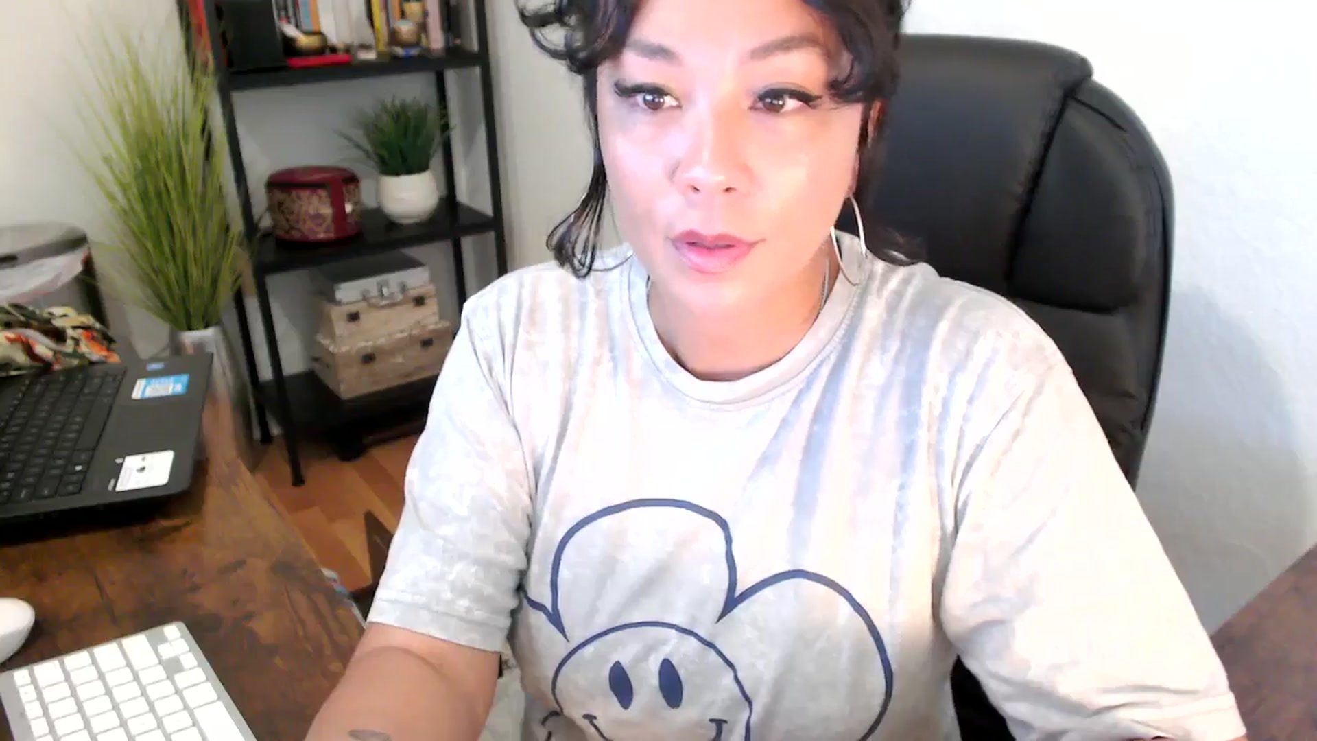Gallery image thumbnail from MickaylaMinx's myfreecams stream on, 09/18/2024, 16:15 image 11 of 20