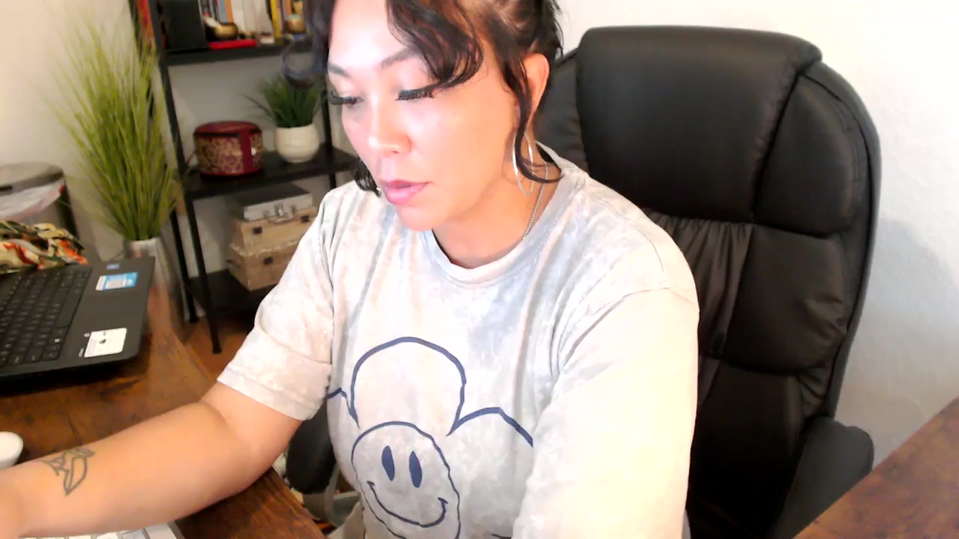 Gallery image thumbnail from MickaylaMinx's myfreecams stream on, 09/18/2024, 16:15 image 18 of 20