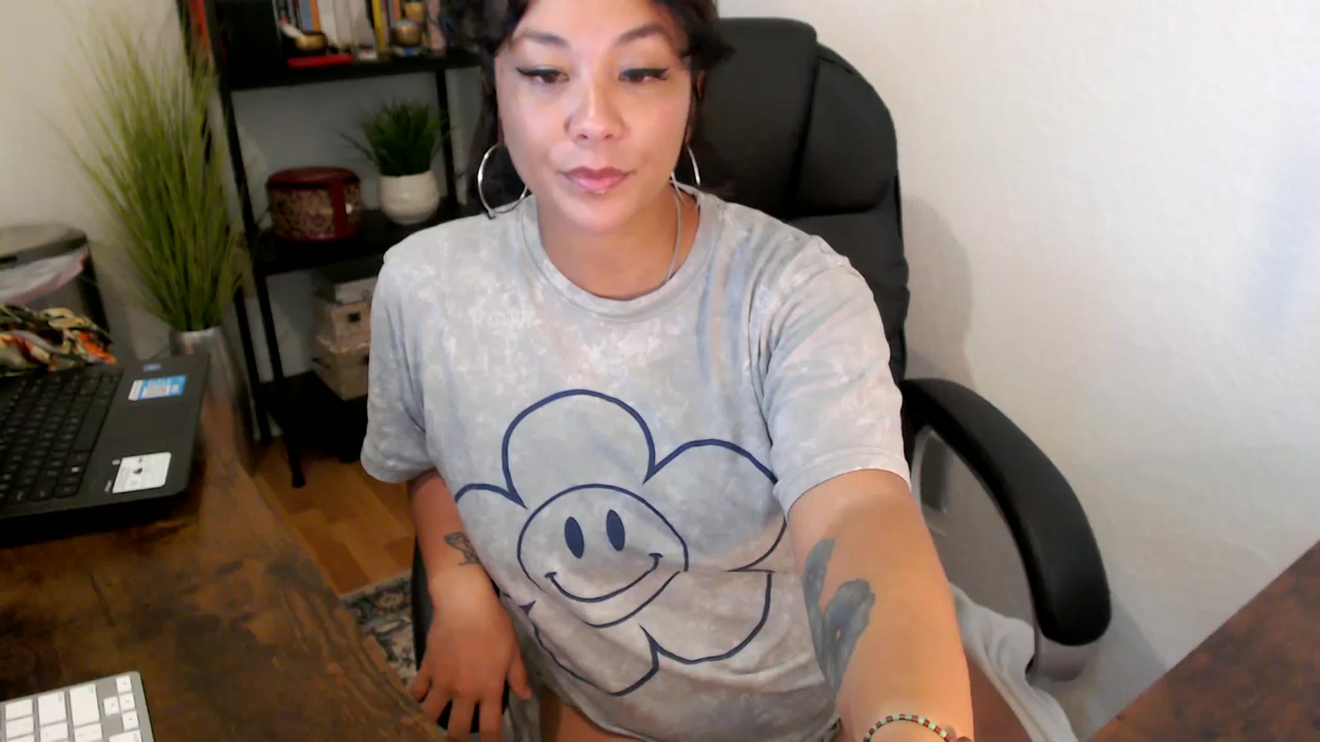 Gallery image thumbnail from MickaylaMinx's myfreecams stream on, 09/18/2024, 19:23 image 3 of 20