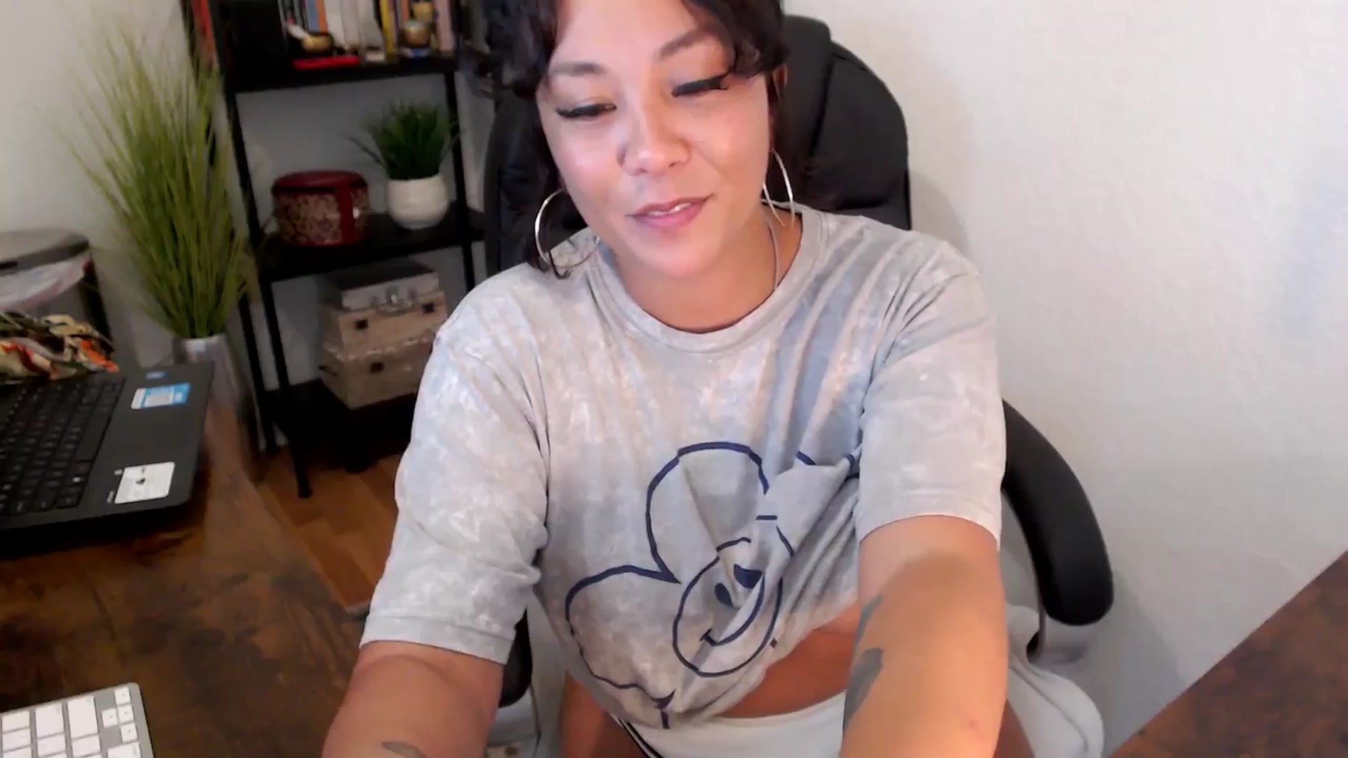 Gallery image thumbnail from MickaylaMinx's myfreecams stream on, 09/18/2024, 19:23 image 18 of 20