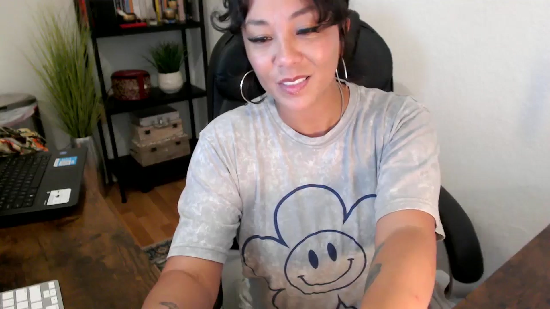 Gallery image thumbnail from MickaylaMinx's myfreecams stream on, 09/18/2024, 19:23 image 4 of 20
