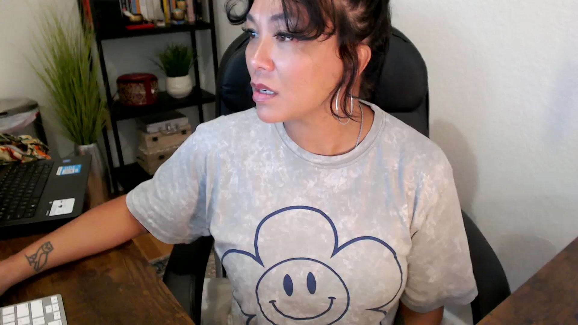 Gallery image thumbnail from MickaylaMinx's myfreecams stream on, 09/18/2024, 19:23 image 2 of 20