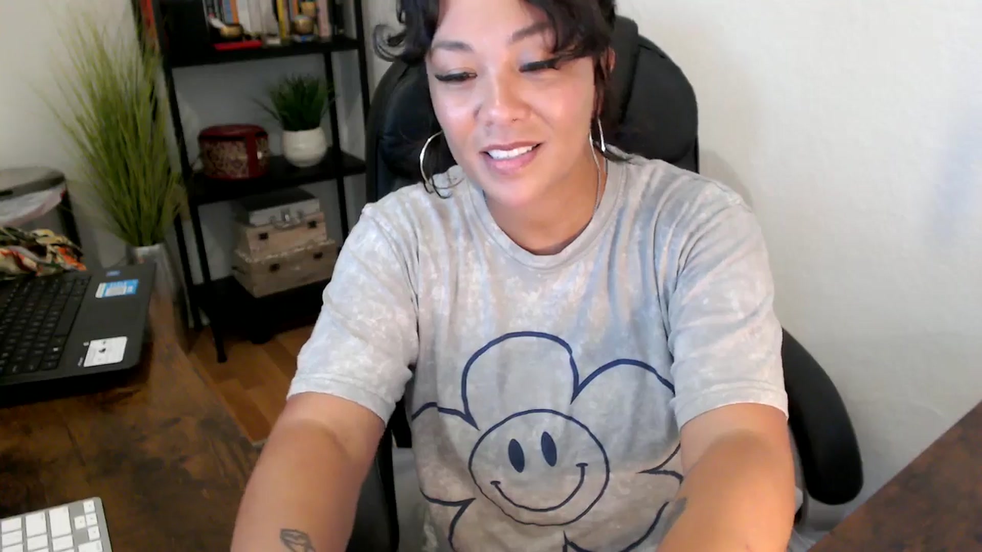 Gallery image thumbnail from MickaylaMinx's myfreecams stream on, 09/18/2024, 19:23 image 6 of 20
