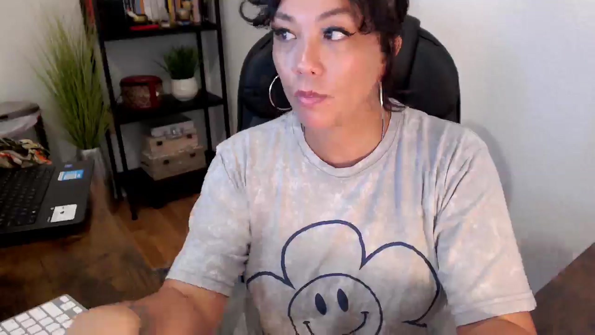 Gallery image thumbnail from MickaylaMinx's myfreecams stream on, 09/18/2024, 20:52 image 3 of 20