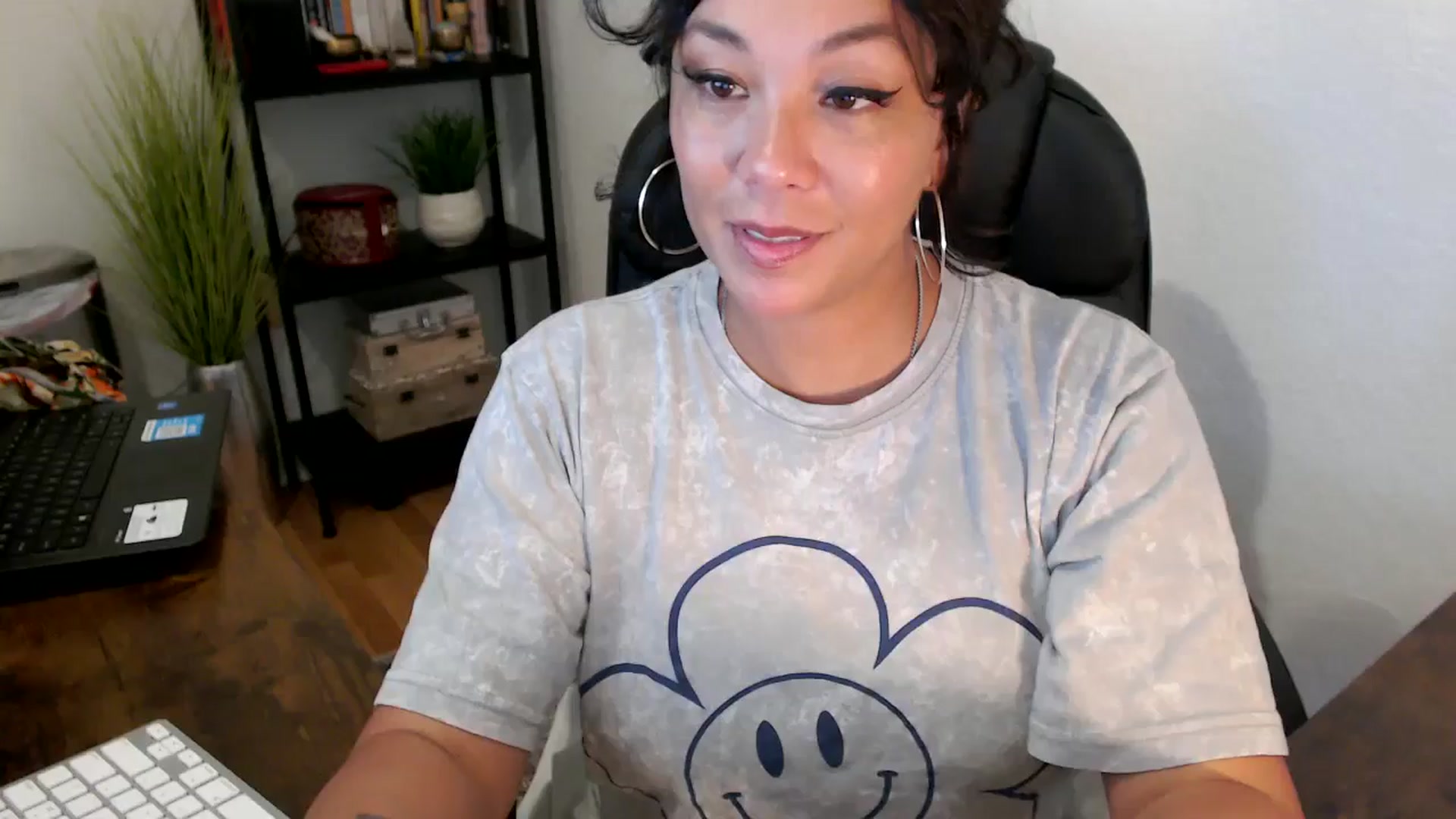 Gallery image thumbnail from MickaylaMinx's myfreecams stream on, 09/18/2024, 20:52 image 4 of 20
