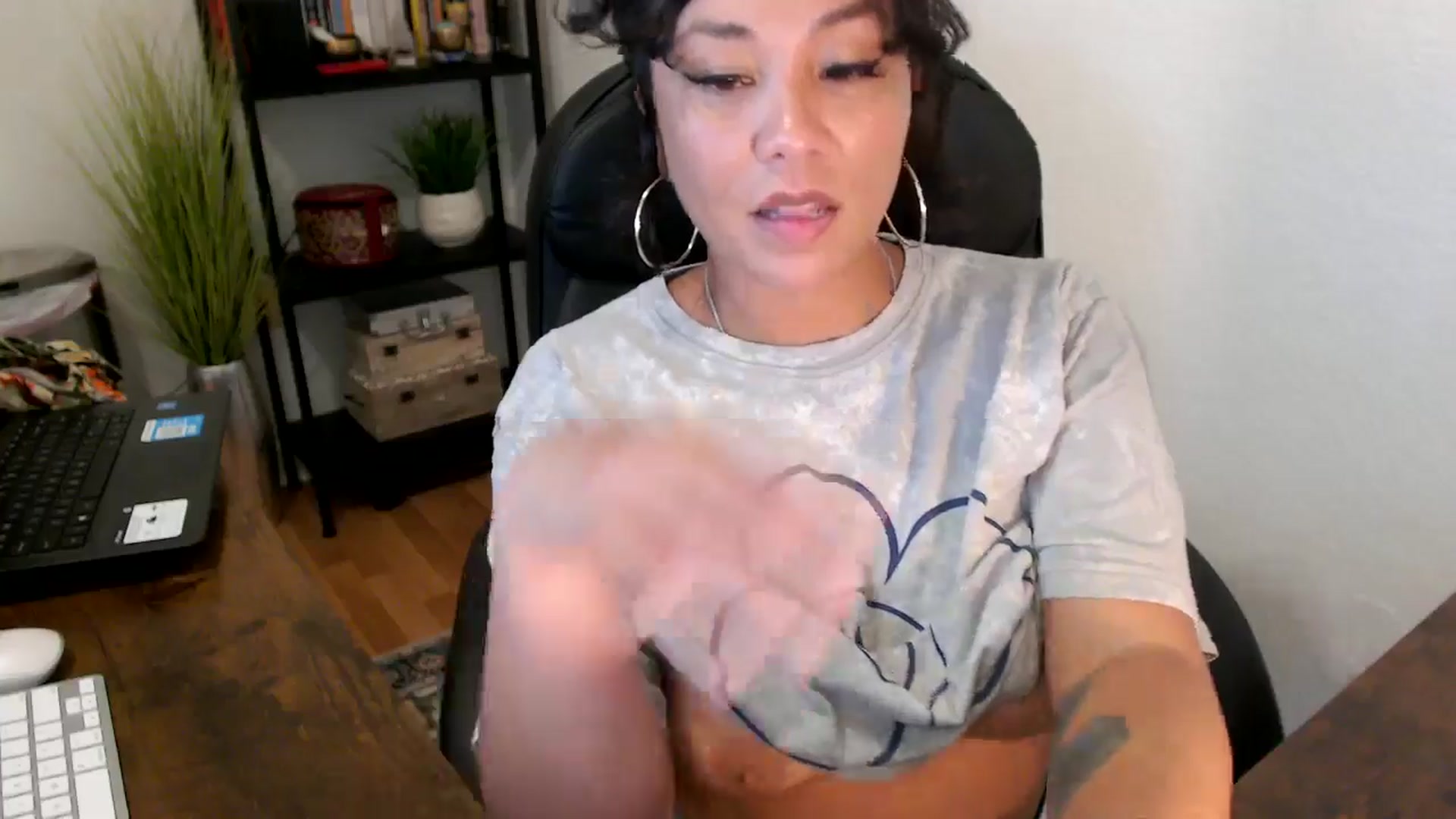 Gallery image thumbnail from MickaylaMinx's myfreecams stream on, 09/18/2024, 20:52 image 20 of 20