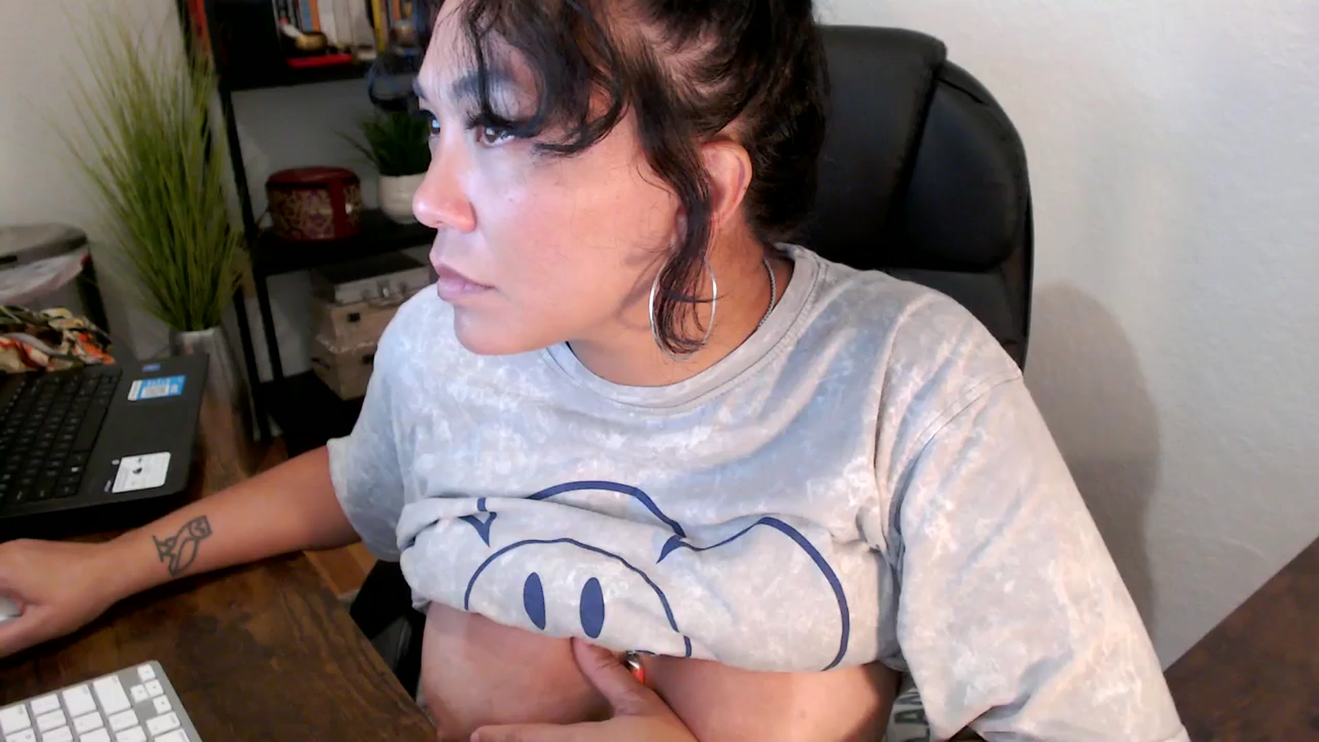 Gallery image thumbnail from MickaylaMinx's myfreecams stream on, 09/18/2024, 20:52 image 14 of 20