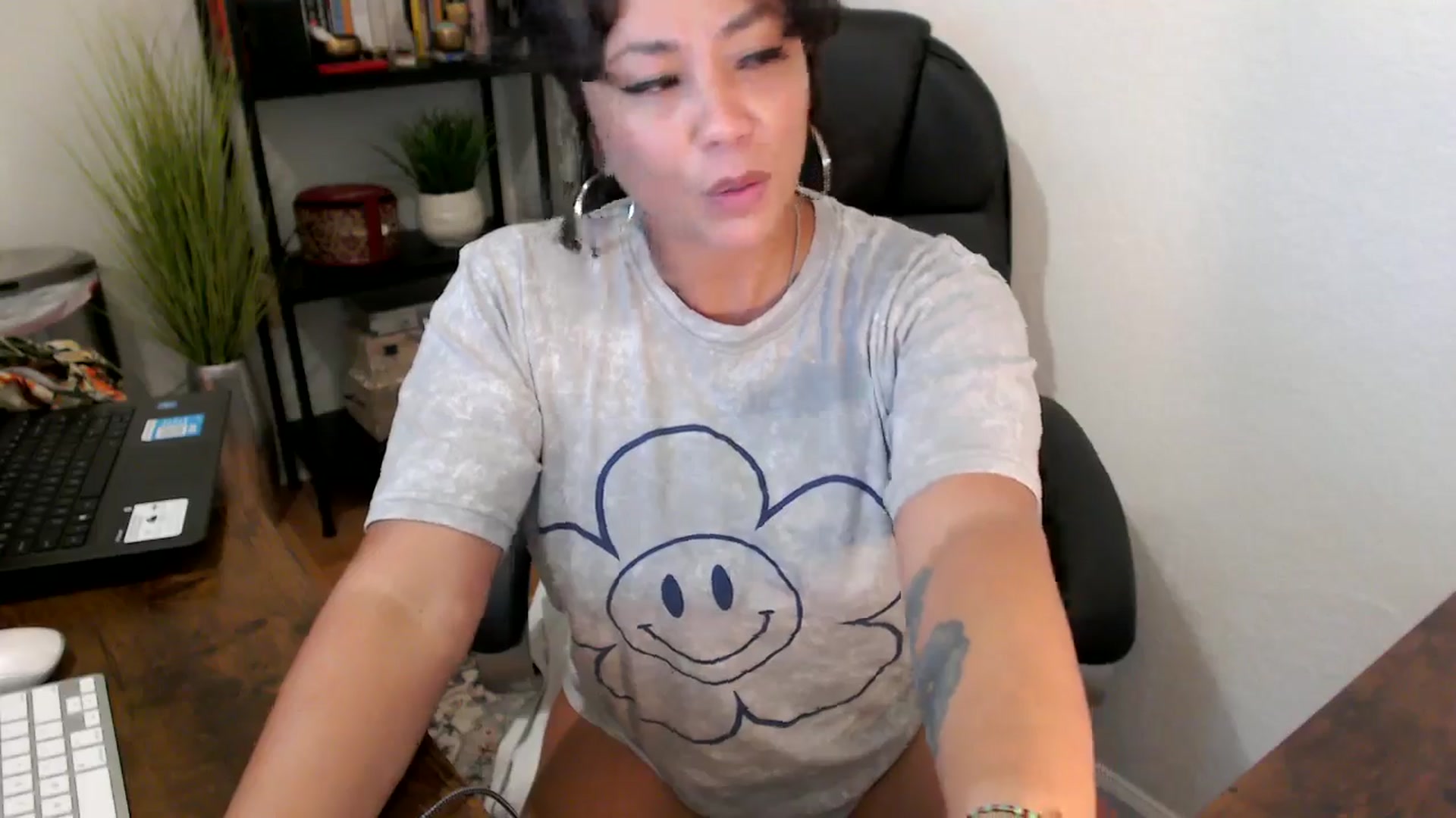 Gallery image thumbnail from MickaylaMinx's myfreecams stream on, 09/18/2024, 20:52 image 17 of 20