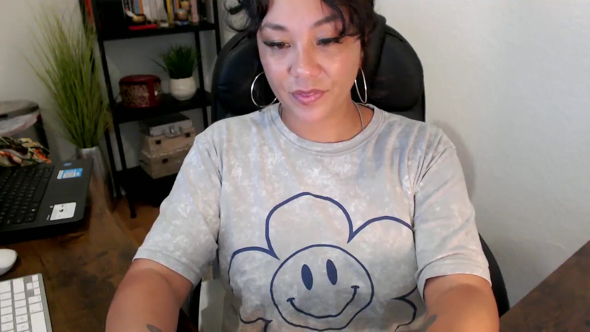Gallery image thumbnail from MickaylaMinx's myfreecams stream on, 09/18/2024, 21:11 image 10 of 20