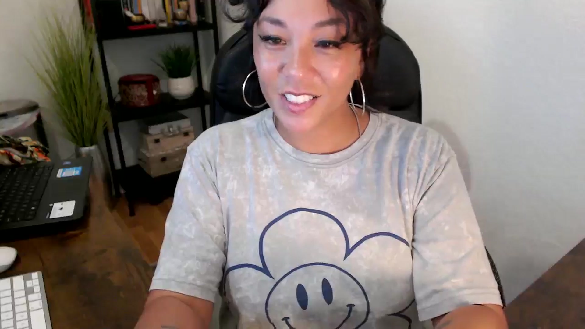 Gallery image thumbnail from MickaylaMinx's myfreecams stream on, 09/18/2024, 21:11 image 11 of 20