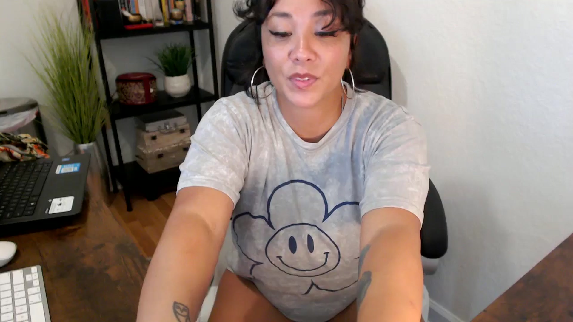 Gallery image thumbnail from MickaylaMinx's myfreecams stream on, 09/18/2024, 21:11 image 18 of 20