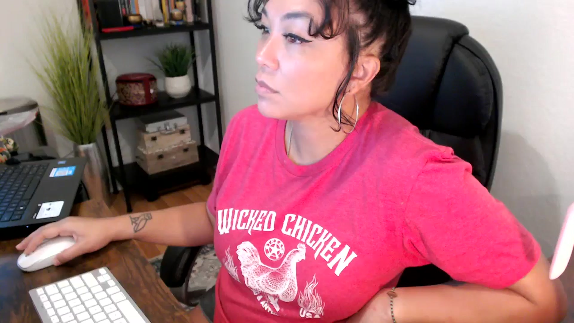 Gallery image thumbnail from MickaylaMinx's myfreecams stream on, 09/19/2024, 15:14 image 10 of 20