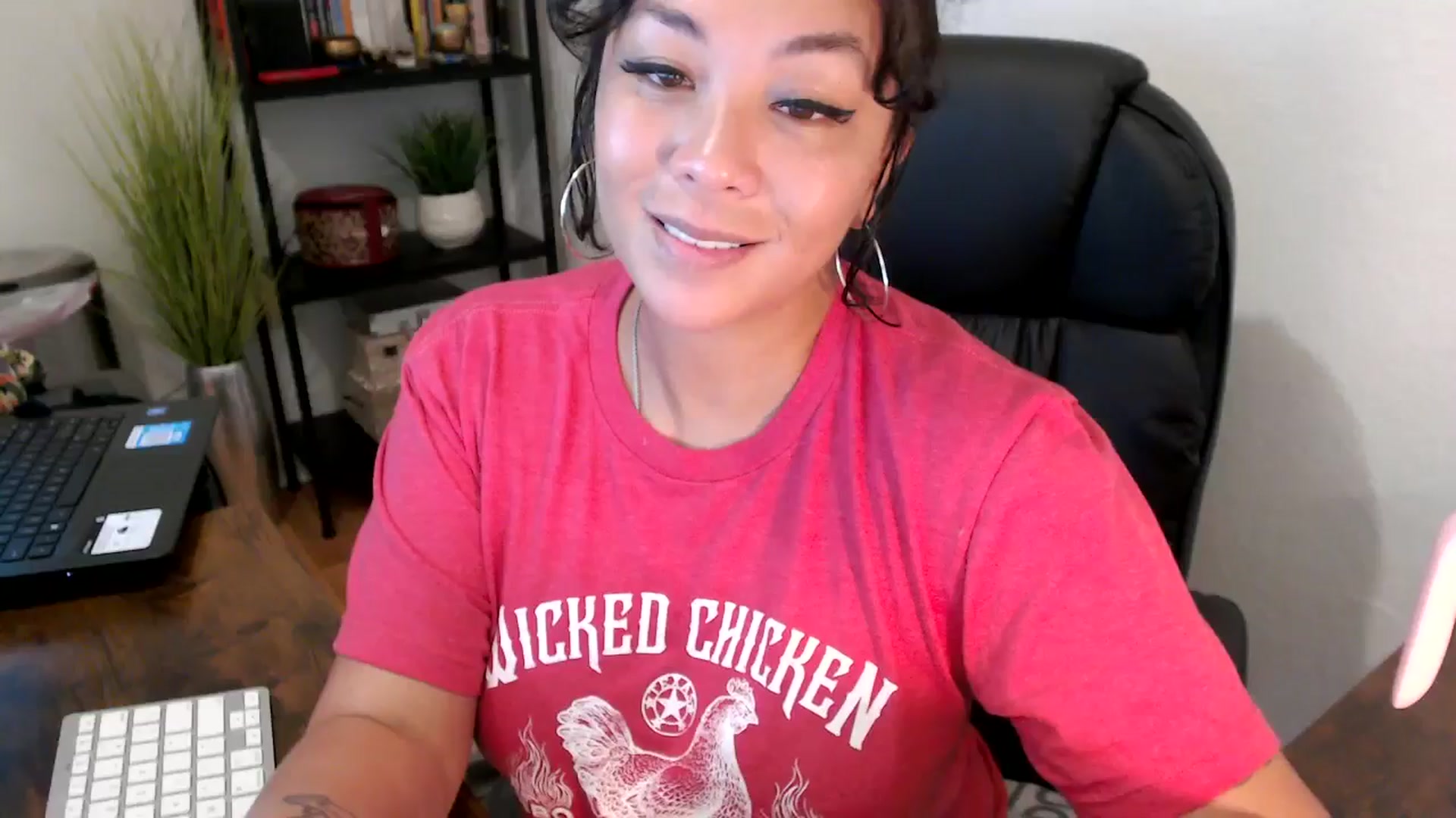Gallery image thumbnail from MickaylaMinx's myfreecams stream on, 09/19/2024, 15:14 image 15 of 20