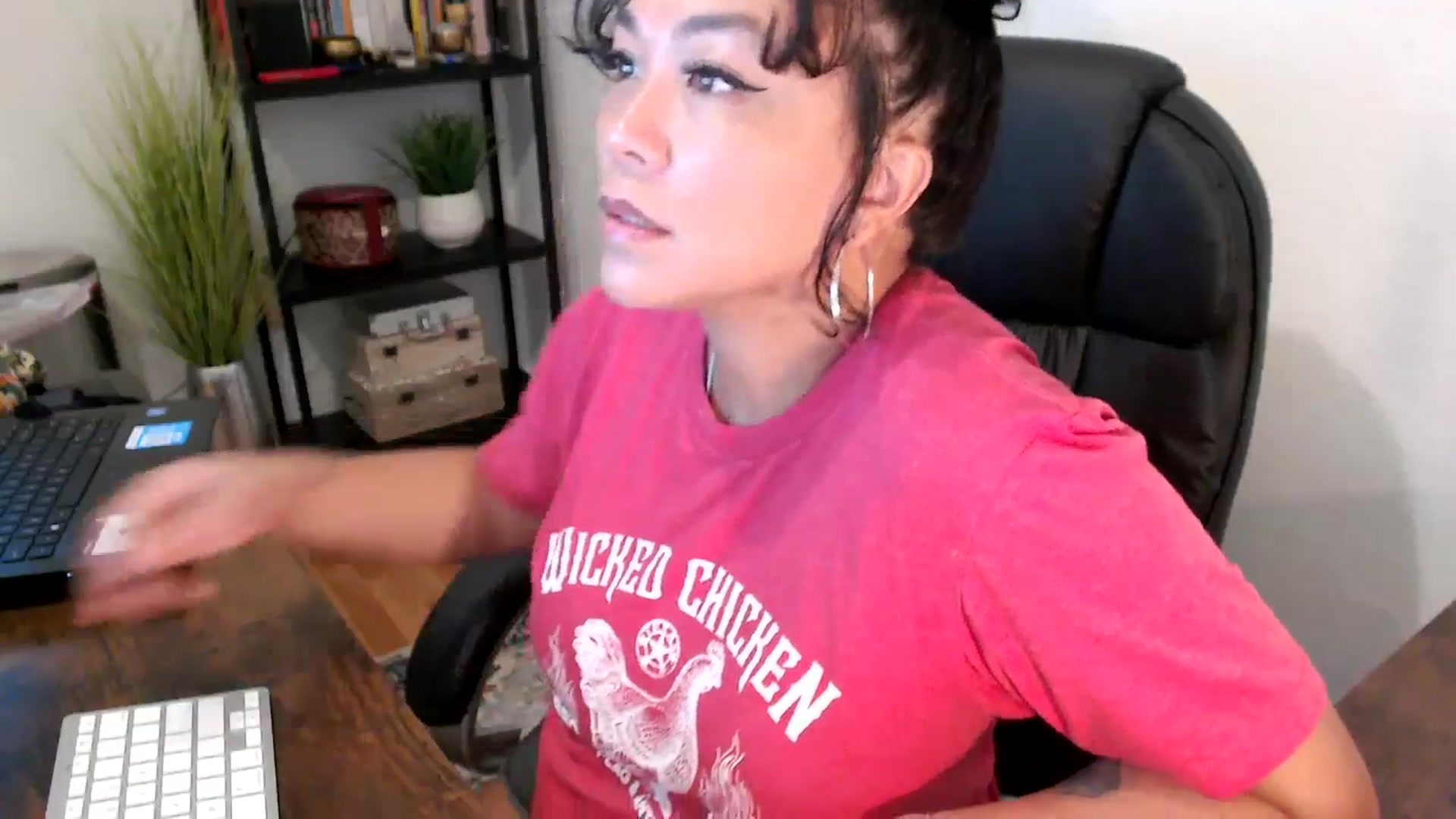 Gallery image thumbnail from MickaylaMinx's myfreecams stream on, 09/19/2024, 15:14 image 18 of 20
