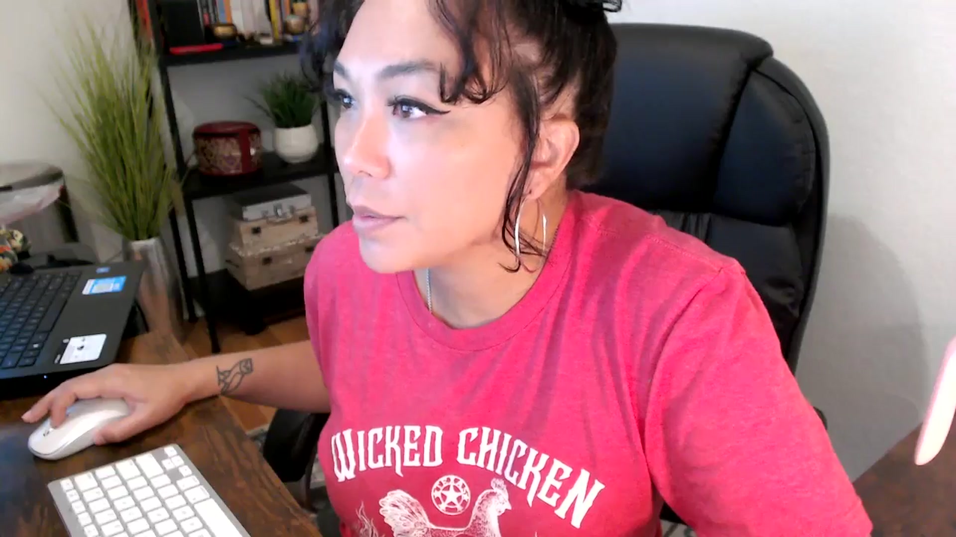 Gallery image thumbnail from MickaylaMinx's myfreecams stream on, 09/19/2024, 15:14 image 11 of 20