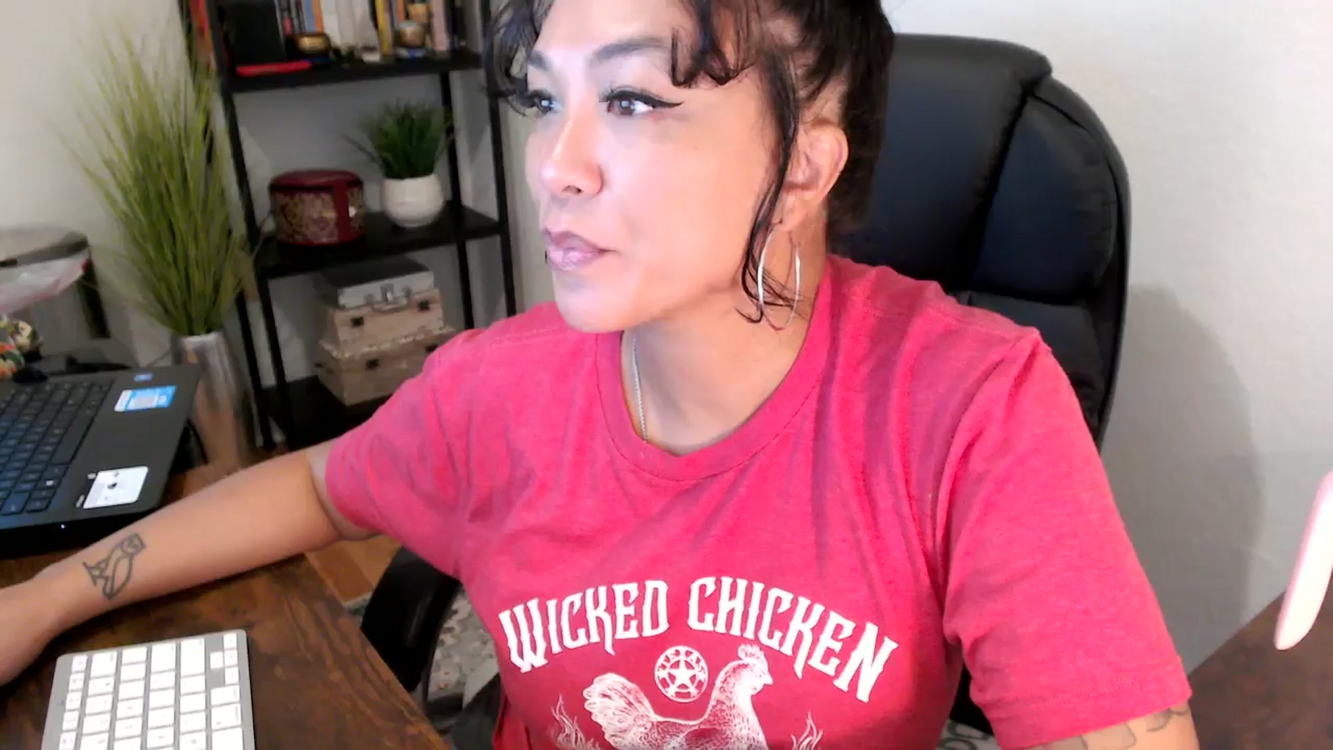Gallery image thumbnail from MickaylaMinx's myfreecams stream on, 09/19/2024, 15:14 image 17 of 20