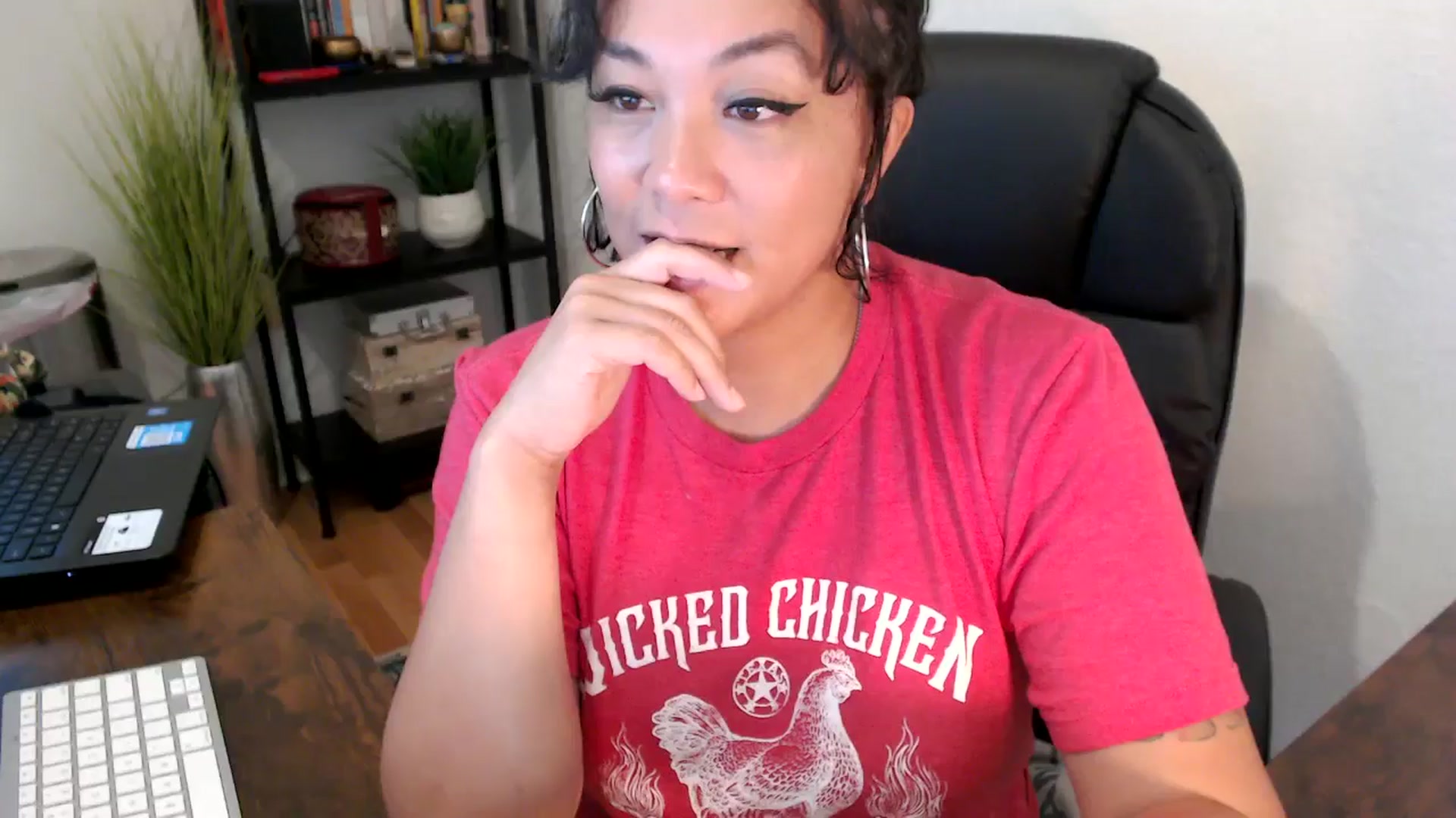 Gallery image thumbnail from MickaylaMinx's myfreecams stream on, 09/19/2024, 16:12 image 13 of 20