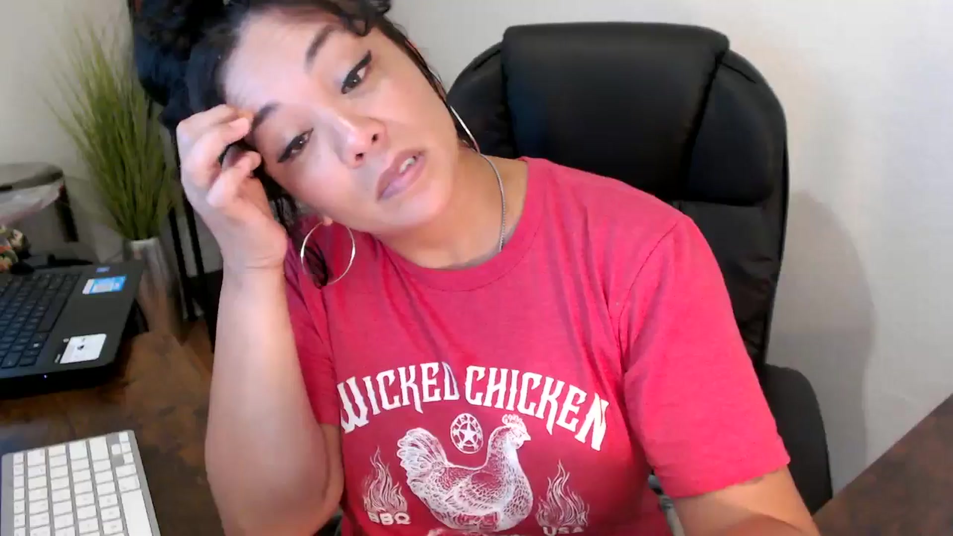 Gallery image thumbnail from MickaylaMinx's myfreecams stream on, 09/19/2024, 16:12 image 10 of 20
