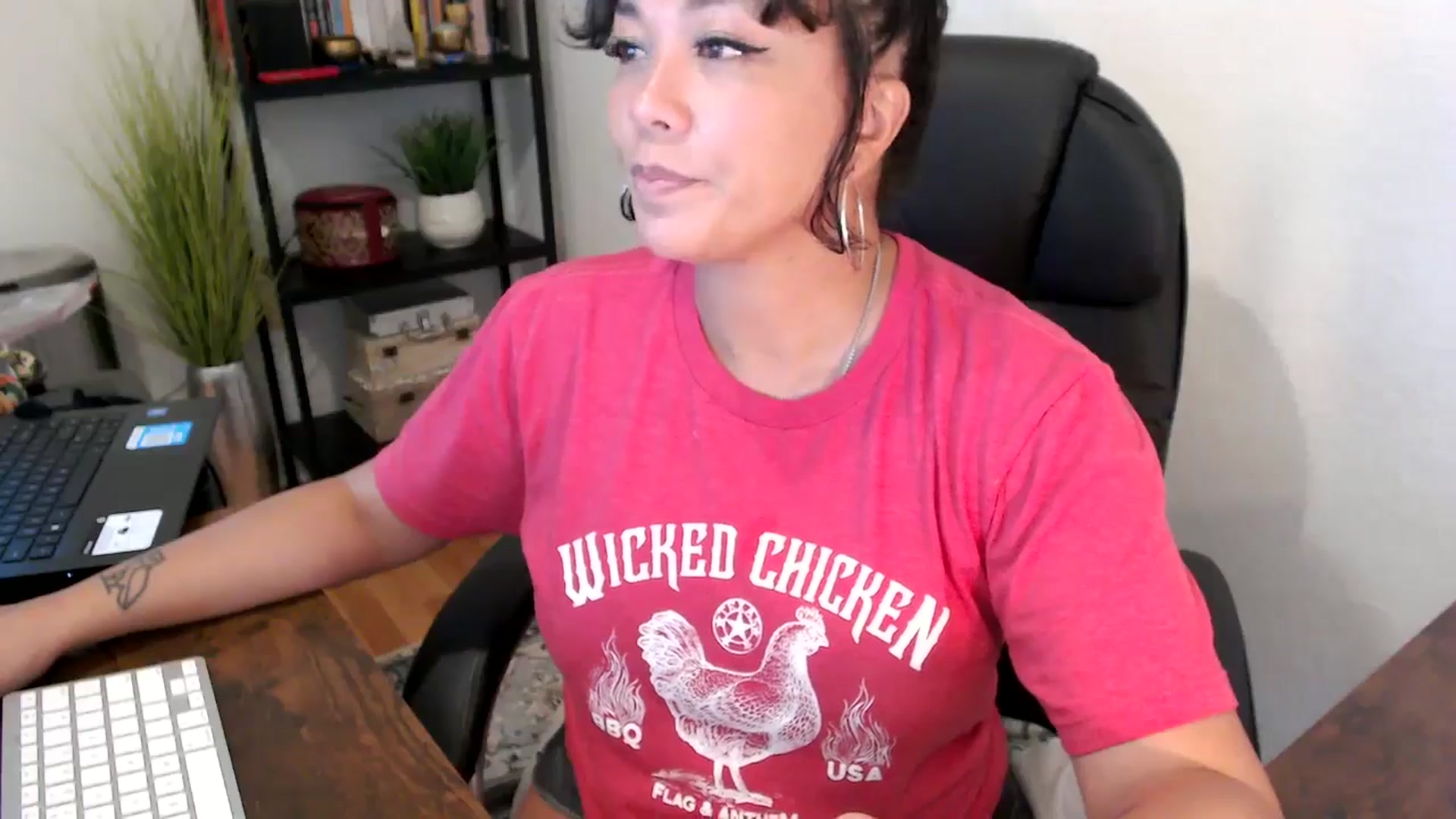 Gallery image thumbnail from MickaylaMinx's myfreecams stream on, 09/19/2024, 16:12 image 8 of 20