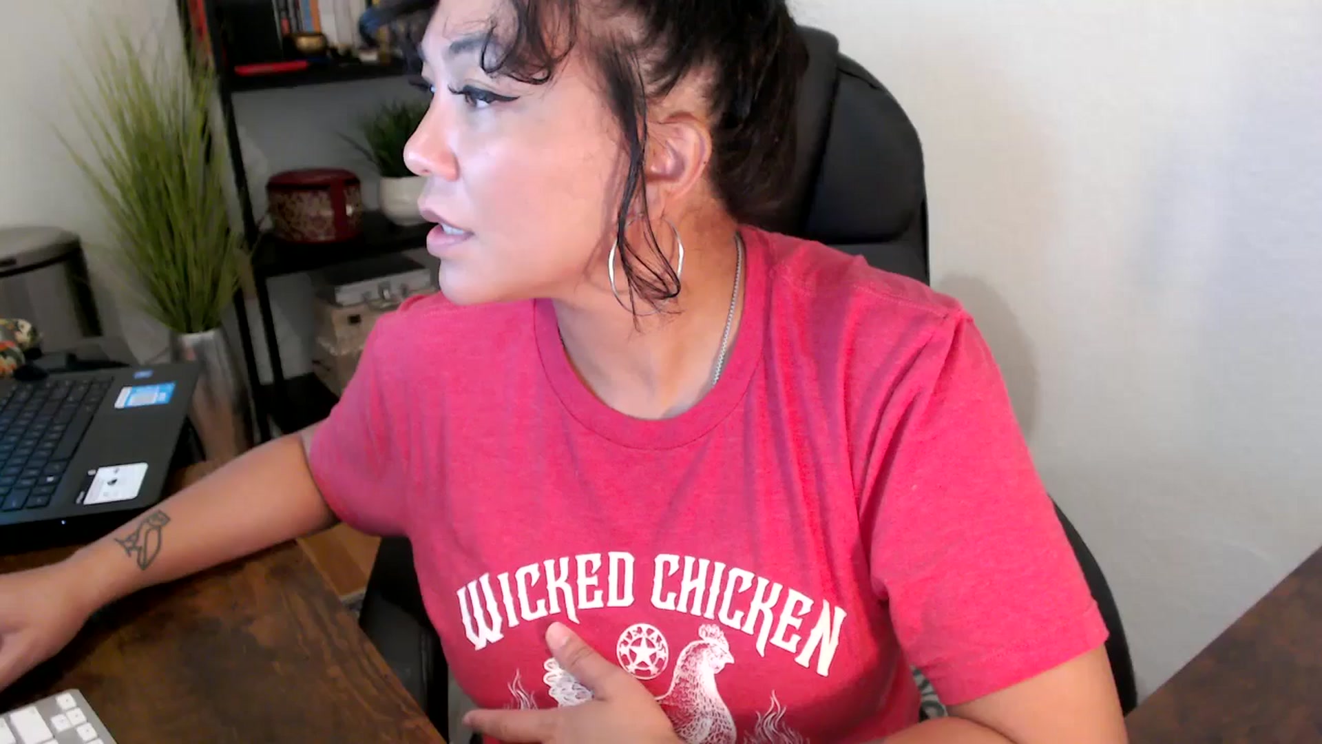 Gallery image thumbnail from MickaylaMinx's myfreecams stream on, 09/19/2024, 18:32 image 1 of 20
