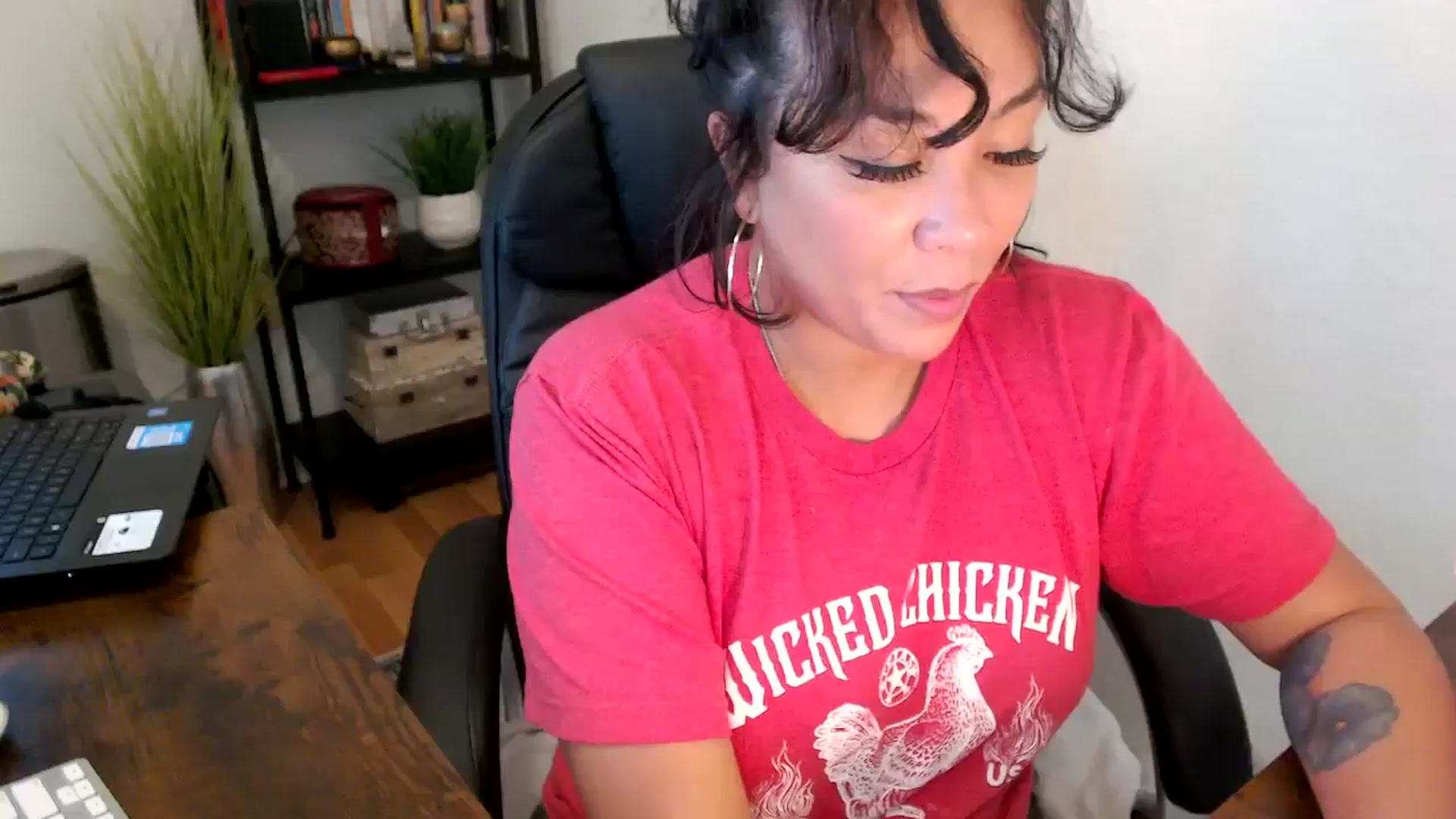 Gallery image thumbnail from MickaylaMinx's myfreecams stream on, 09/19/2024, 18:32 image 10 of 20