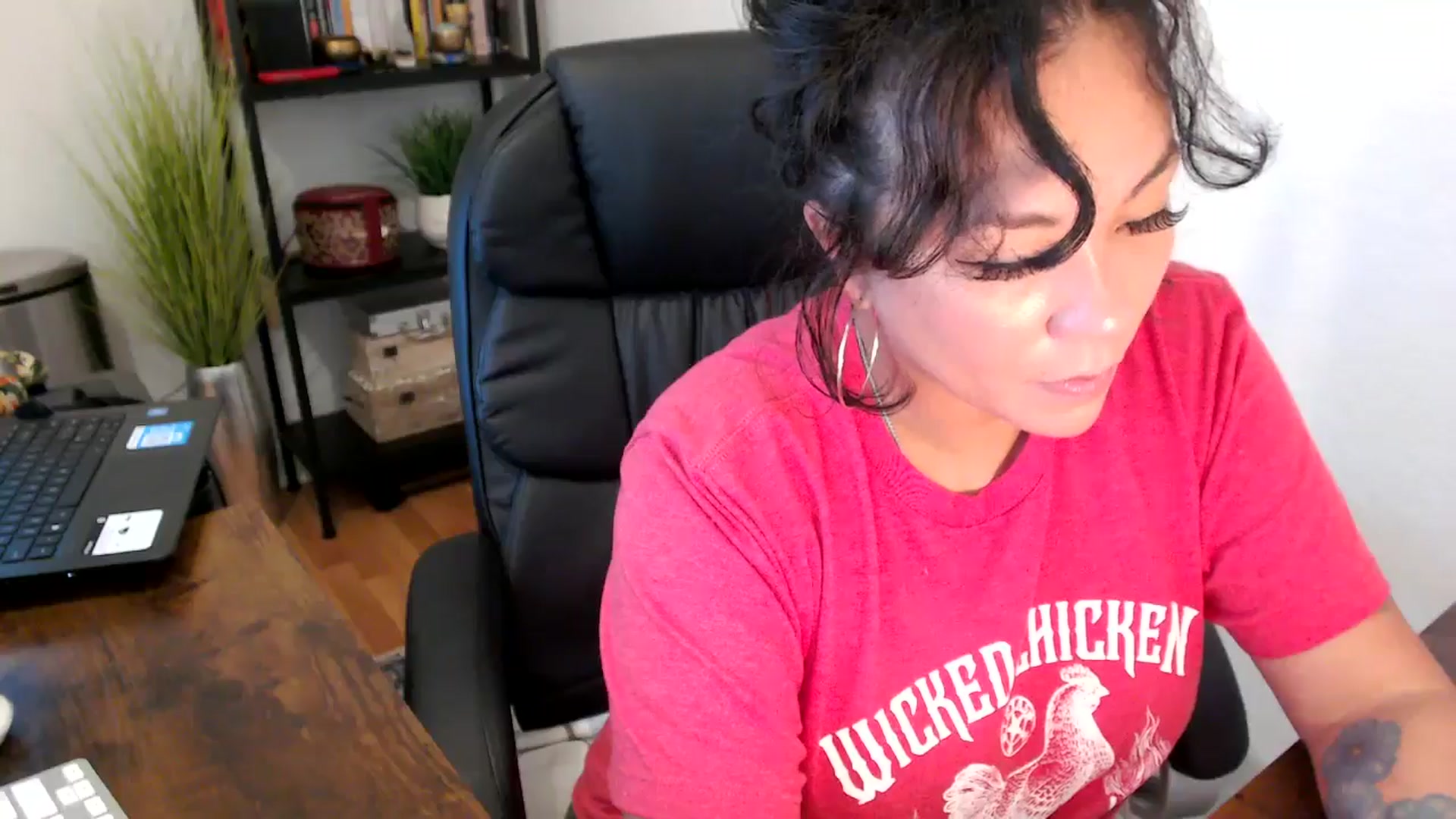 Gallery image thumbnail from MickaylaMinx's myfreecams stream on, 09/19/2024, 18:32 image 2 of 20