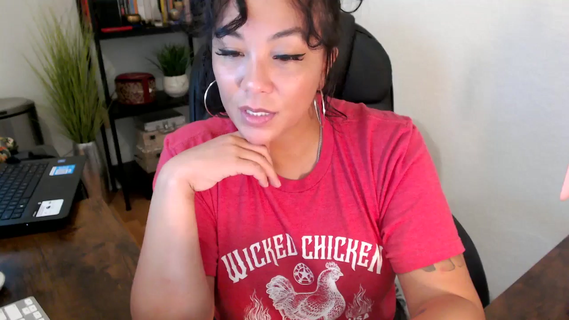 Gallery image thumbnail from MickaylaMinx's myfreecams stream on, 09/19/2024, 18:32 image 6 of 20