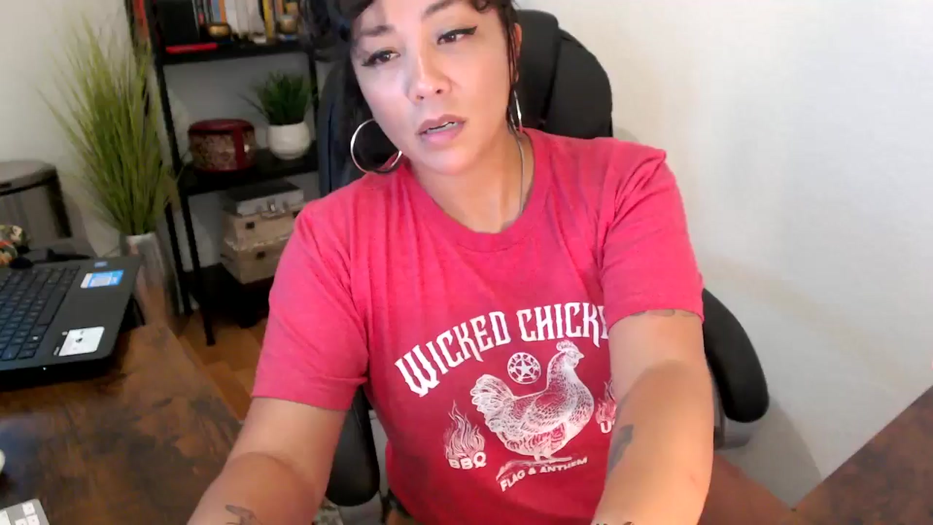 Gallery image thumbnail from MickaylaMinx's myfreecams stream on, 09/19/2024, 18:32 image 17 of 20