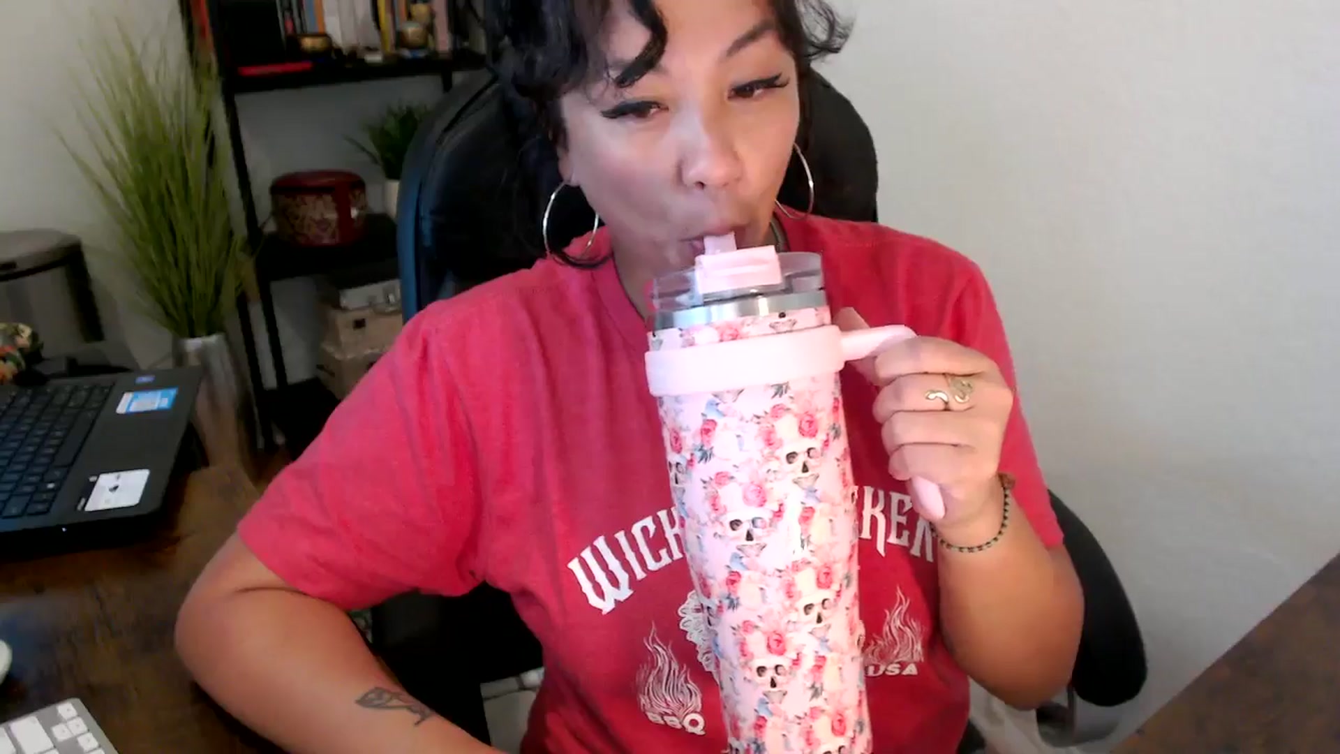 Gallery image thumbnail from MickaylaMinx's myfreecams stream on, 09/19/2024, 18:32 image 8 of 20