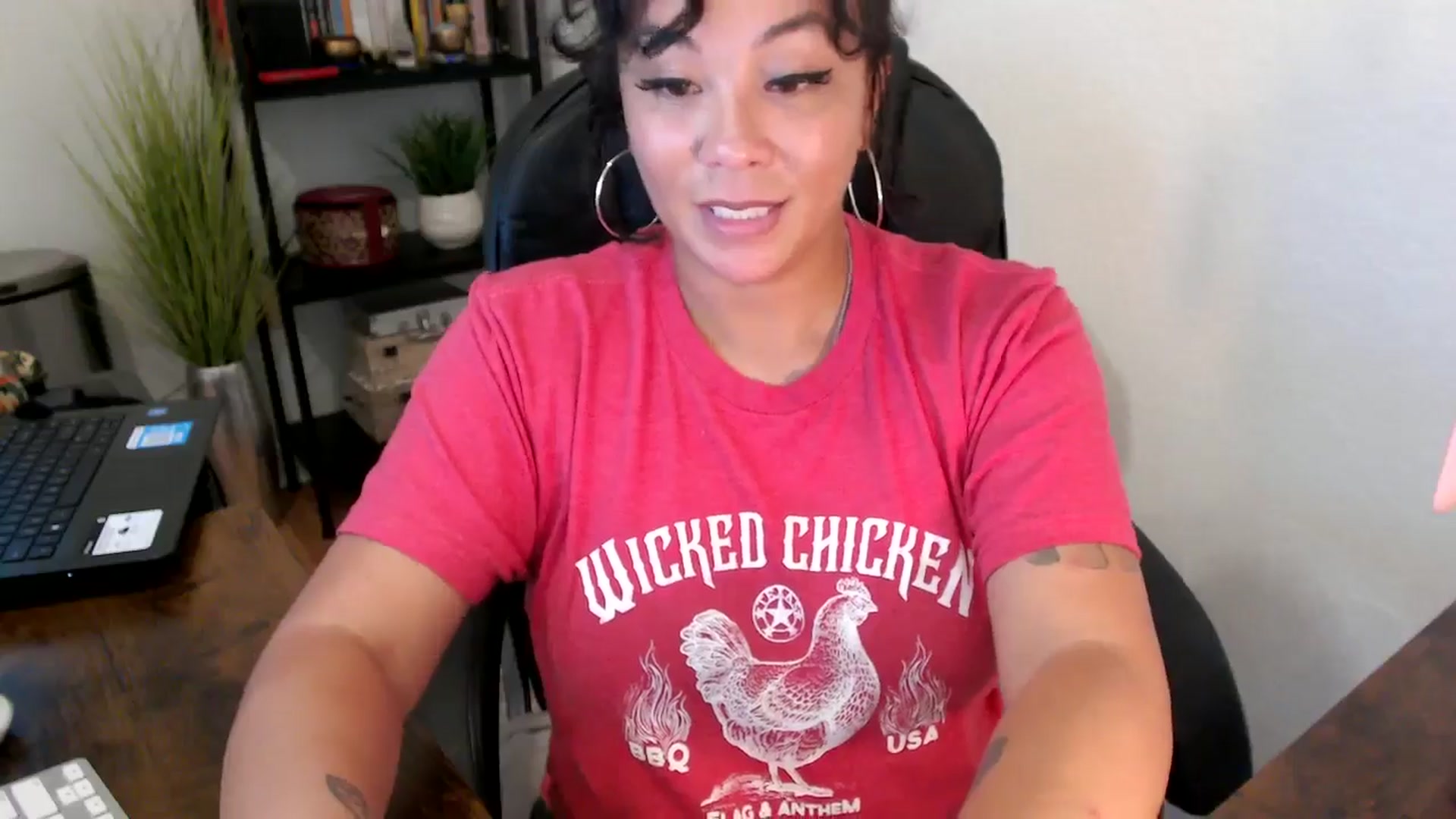 Gallery image thumbnail from MickaylaMinx's myfreecams stream on, 09/19/2024, 18:32 image 5 of 20
