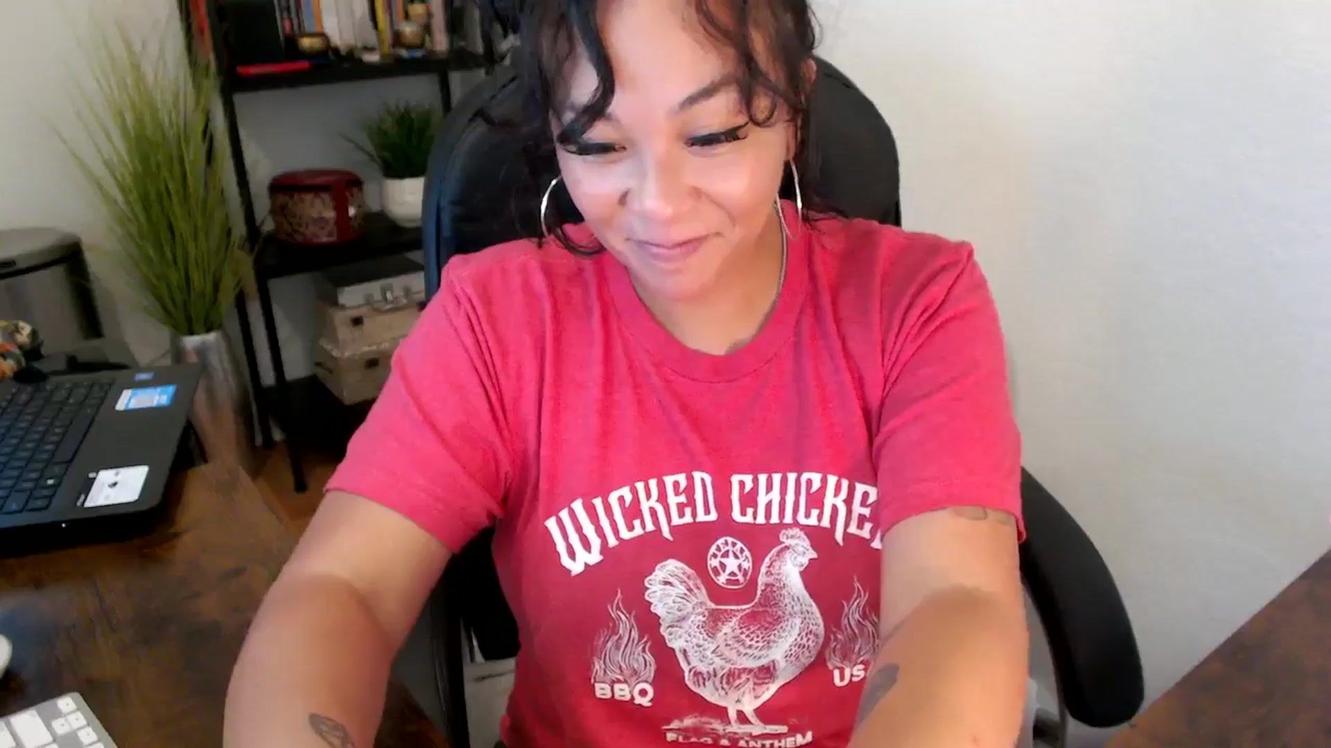 Gallery image thumbnail from MickaylaMinx's myfreecams stream on, 09/19/2024, 18:32 image 9 of 20