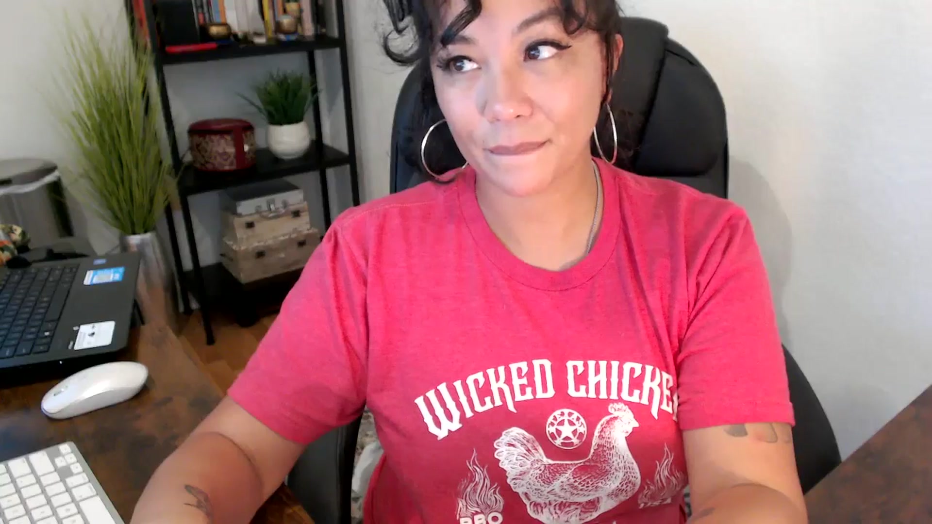 Gallery image thumbnail from MickaylaMinx's myfreecams stream on, 09/19/2024, 18:56 image 19 of 20
