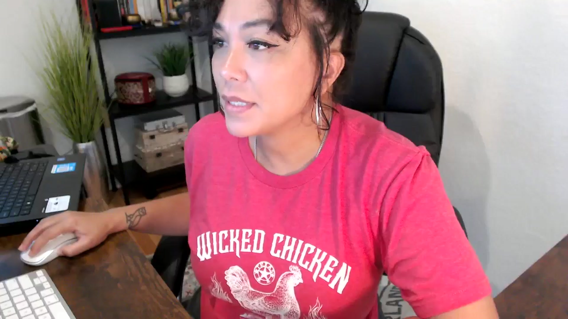 Gallery image thumbnail from MickaylaMinx's myfreecams stream on, 09/19/2024, 19:27 image 15 of 20