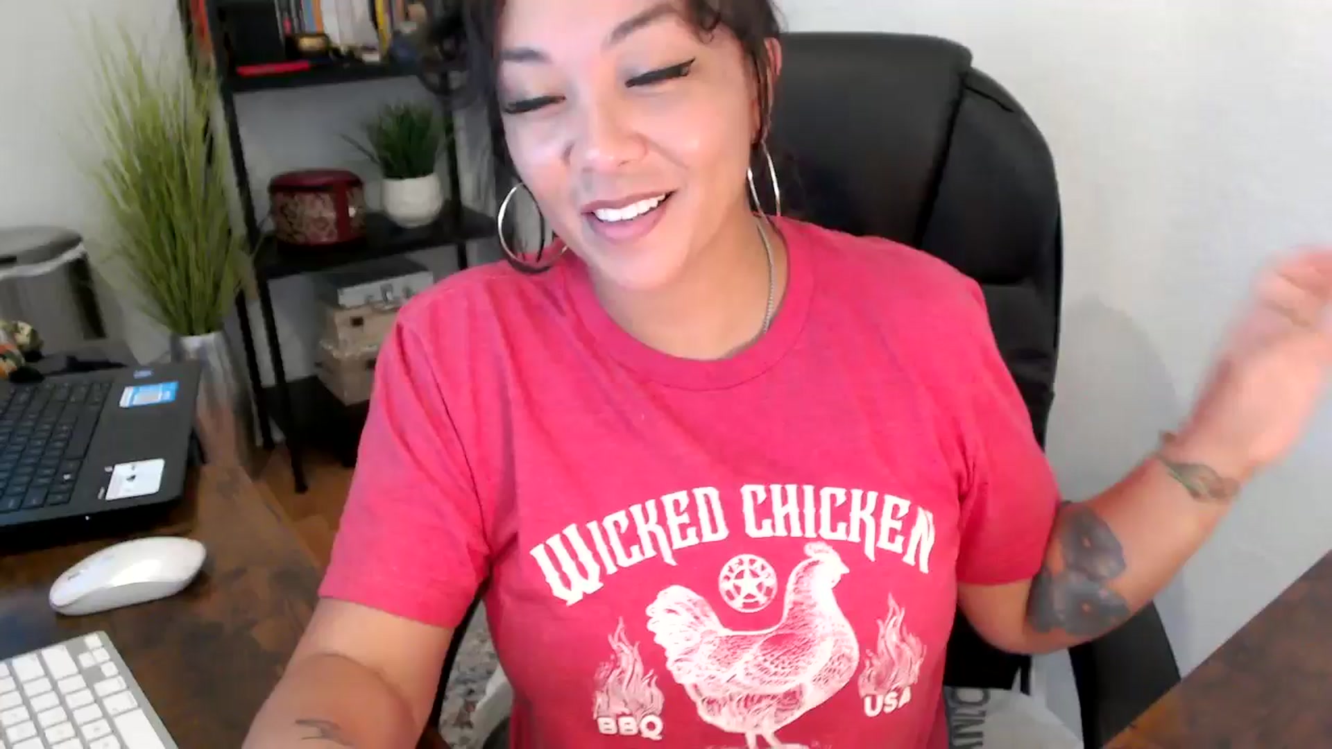 Gallery image thumbnail from MickaylaMinx's myfreecams stream on, 09/19/2024, 19:27 image 3 of 20
