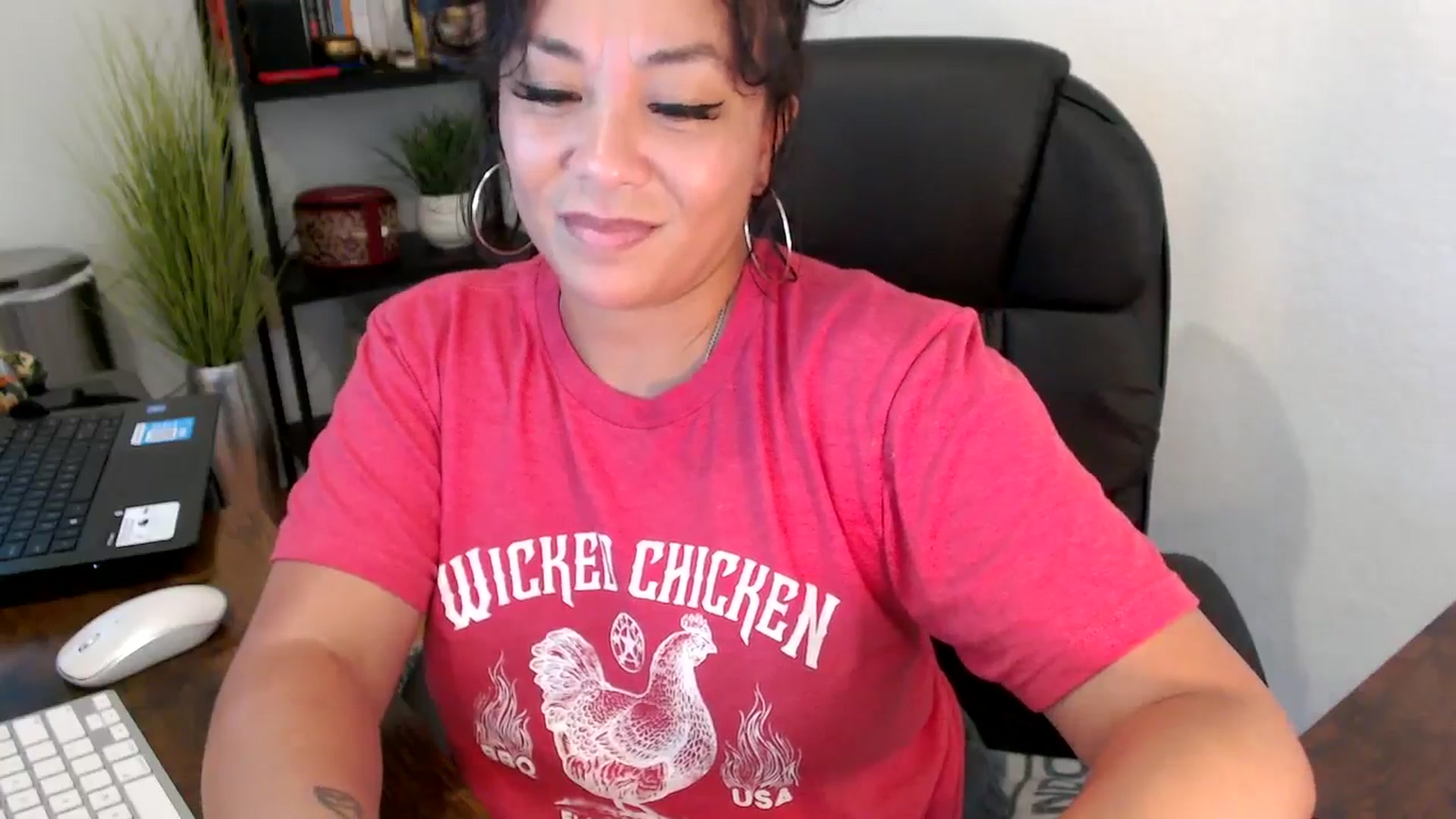 Gallery image thumbnail from MickaylaMinx's myfreecams stream on, 09/19/2024, 19:27 image 4 of 20