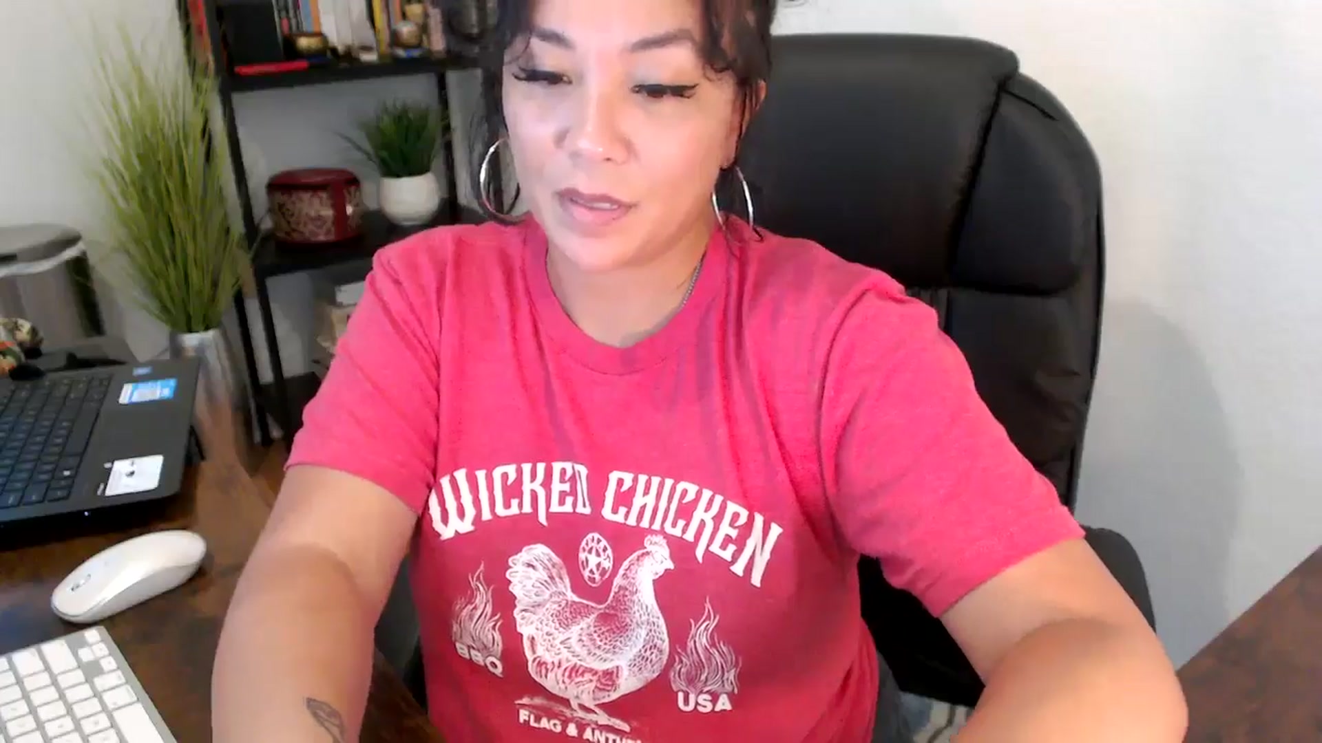Gallery image thumbnail from MickaylaMinx's myfreecams stream on, 09/19/2024, 19:27 image 5 of 20
