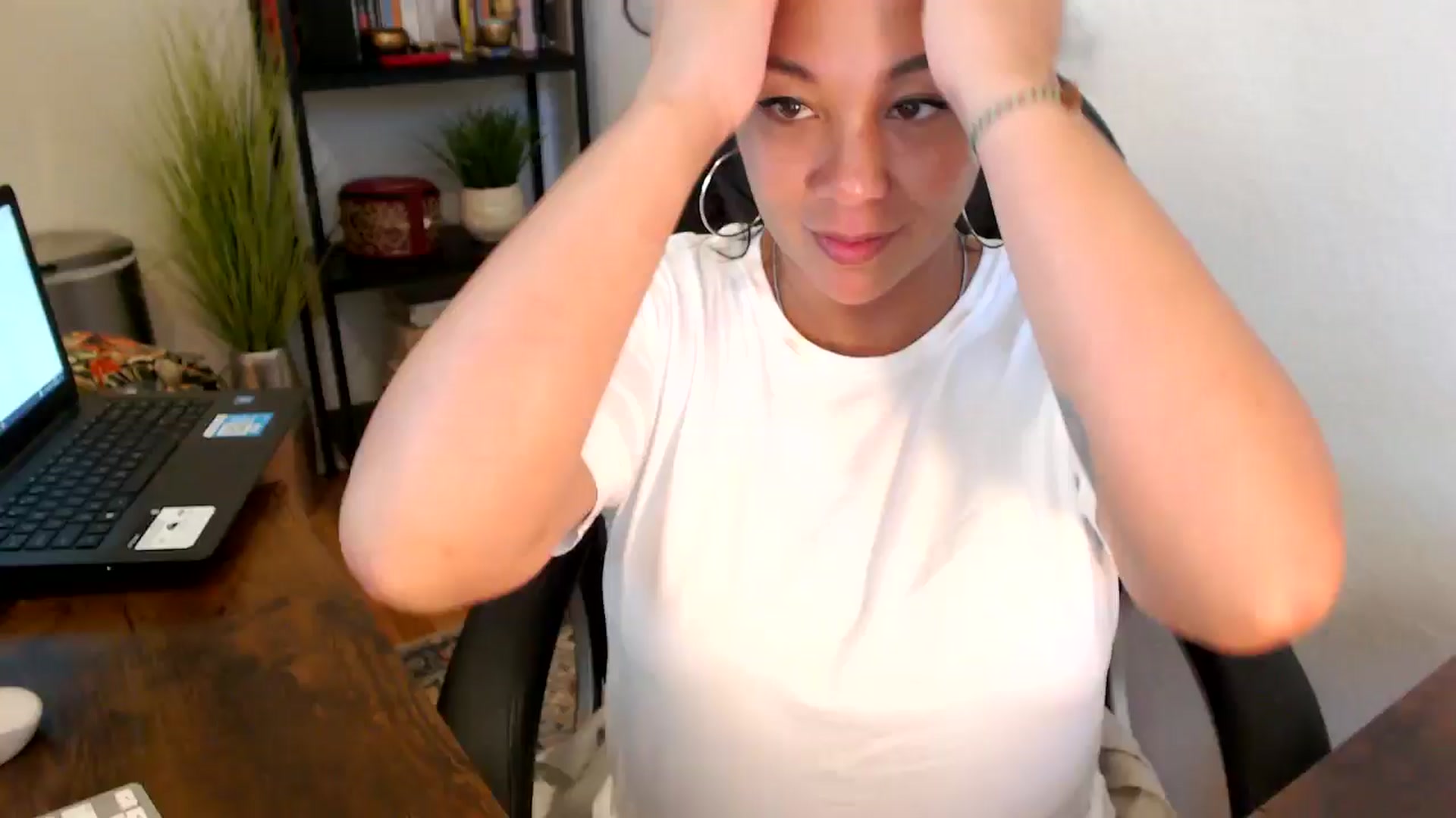 Gallery image thumbnail from MickaylaMinx's myfreecams stream on, 09/20/2024, 15:50 image 15 of 20