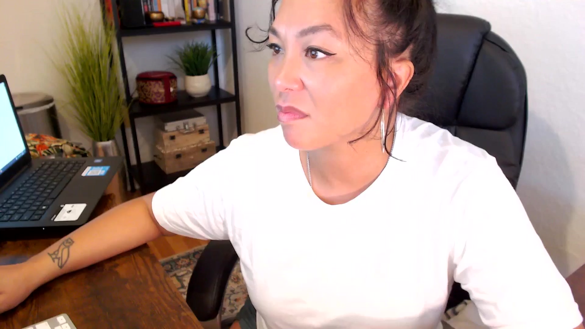 Gallery image thumbnail from MickaylaMinx's myfreecams stream on, 09/20/2024, 15:50 image 7 of 20
