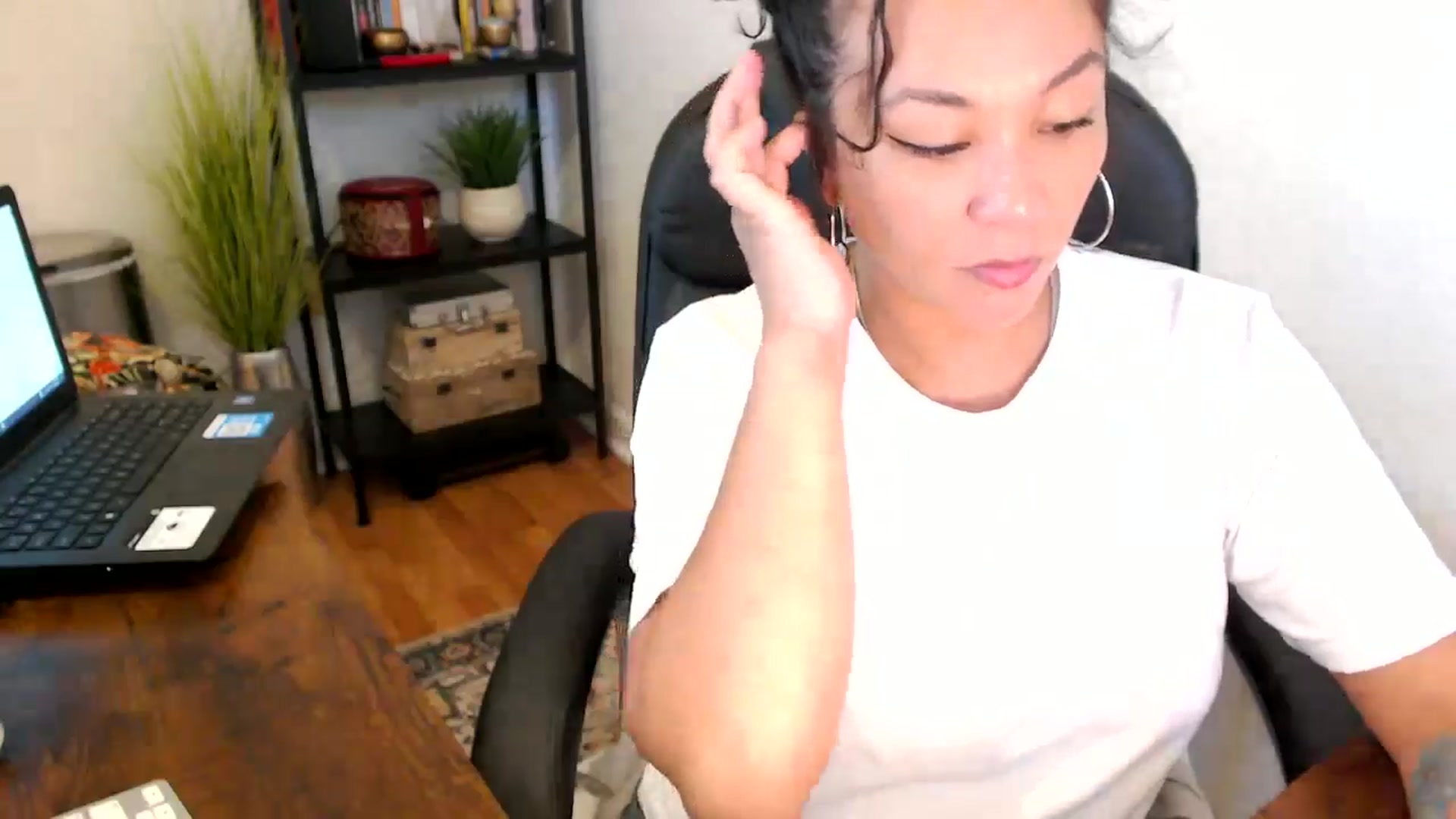 Gallery image thumbnail from MickaylaMinx's myfreecams stream on, 09/20/2024, 15:50 image 6 of 20