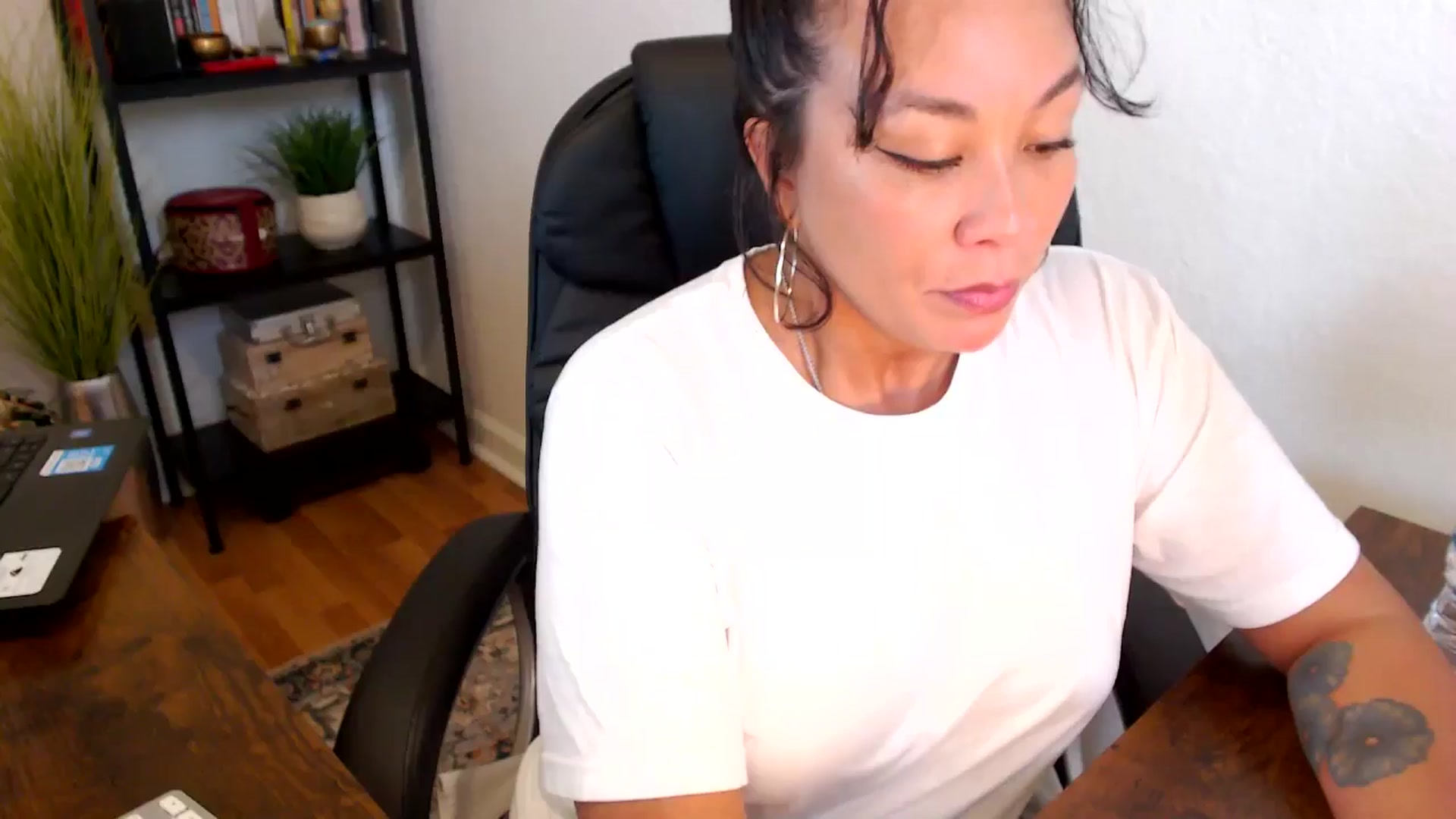Gallery image thumbnail from MickaylaMinx's myfreecams stream on, 09/20/2024, 17:45 image 1 of 20
