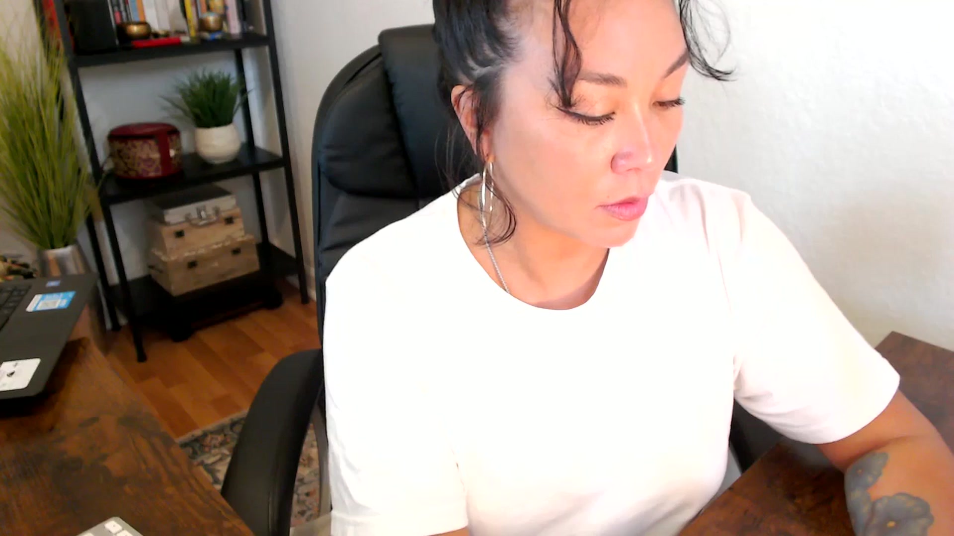 Gallery image thumbnail from MickaylaMinx's myfreecams stream on, 09/20/2024, 17:45 image 9 of 20