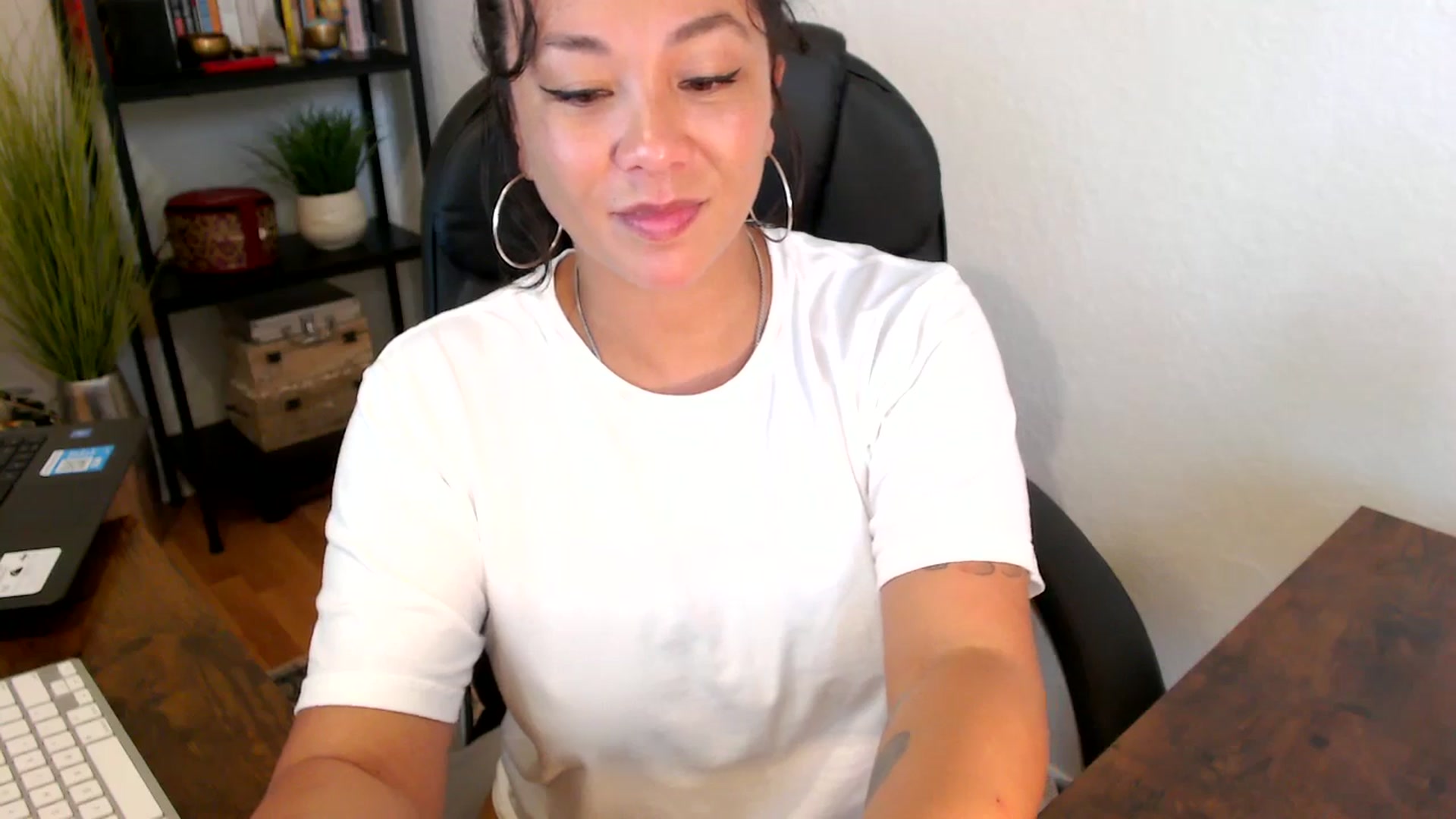 Gallery image thumbnail from MickaylaMinx's myfreecams stream on, 09/20/2024, 17:45 image 12 of 20