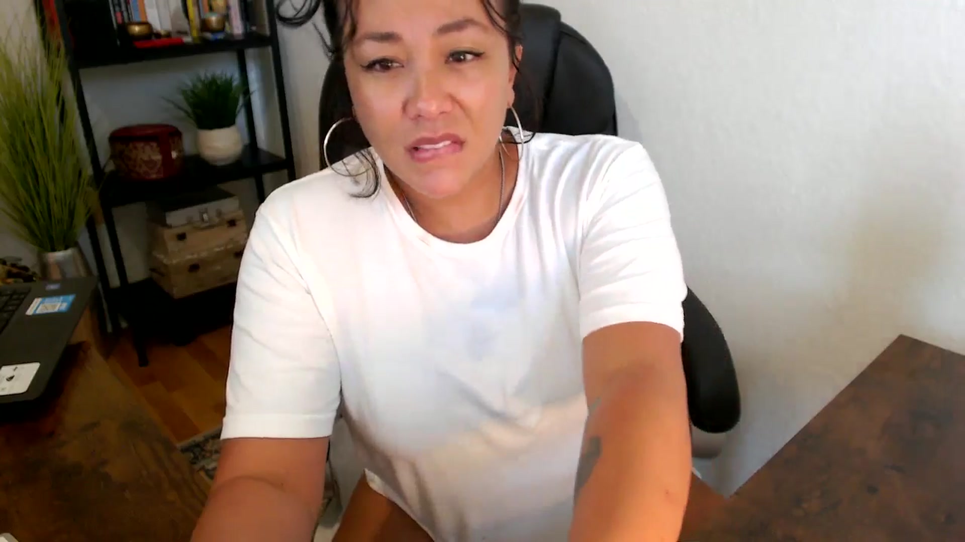 Gallery image thumbnail from MickaylaMinx's myfreecams stream on, 09/20/2024, 19:18 image 16 of 20